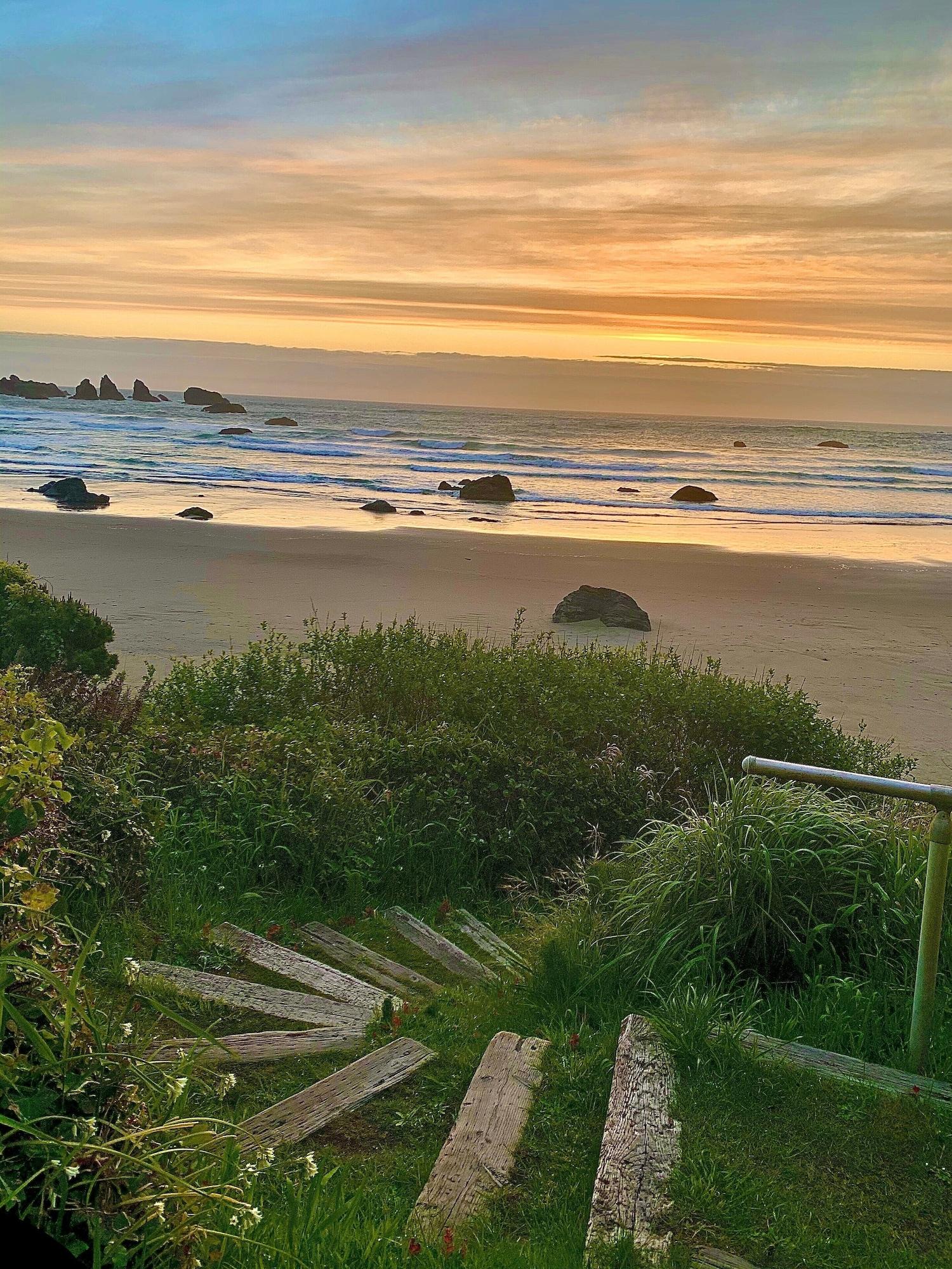 Playa Sunset Oceanfront Lodging