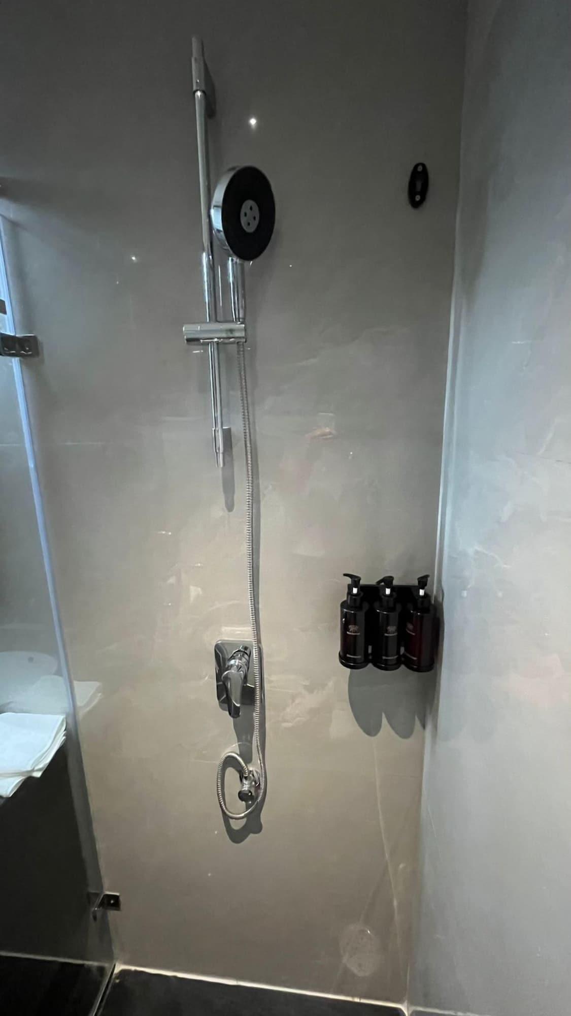 Equipamiento de Habitación Hotel Roi Retreat