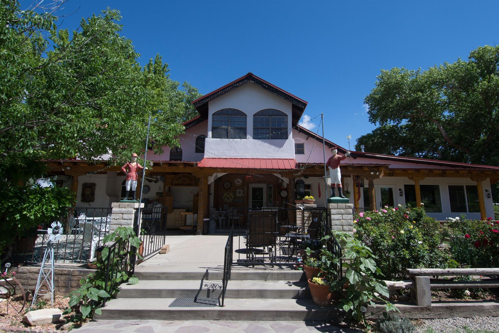 Vista Lobby Red Horse Bed and Breakfast