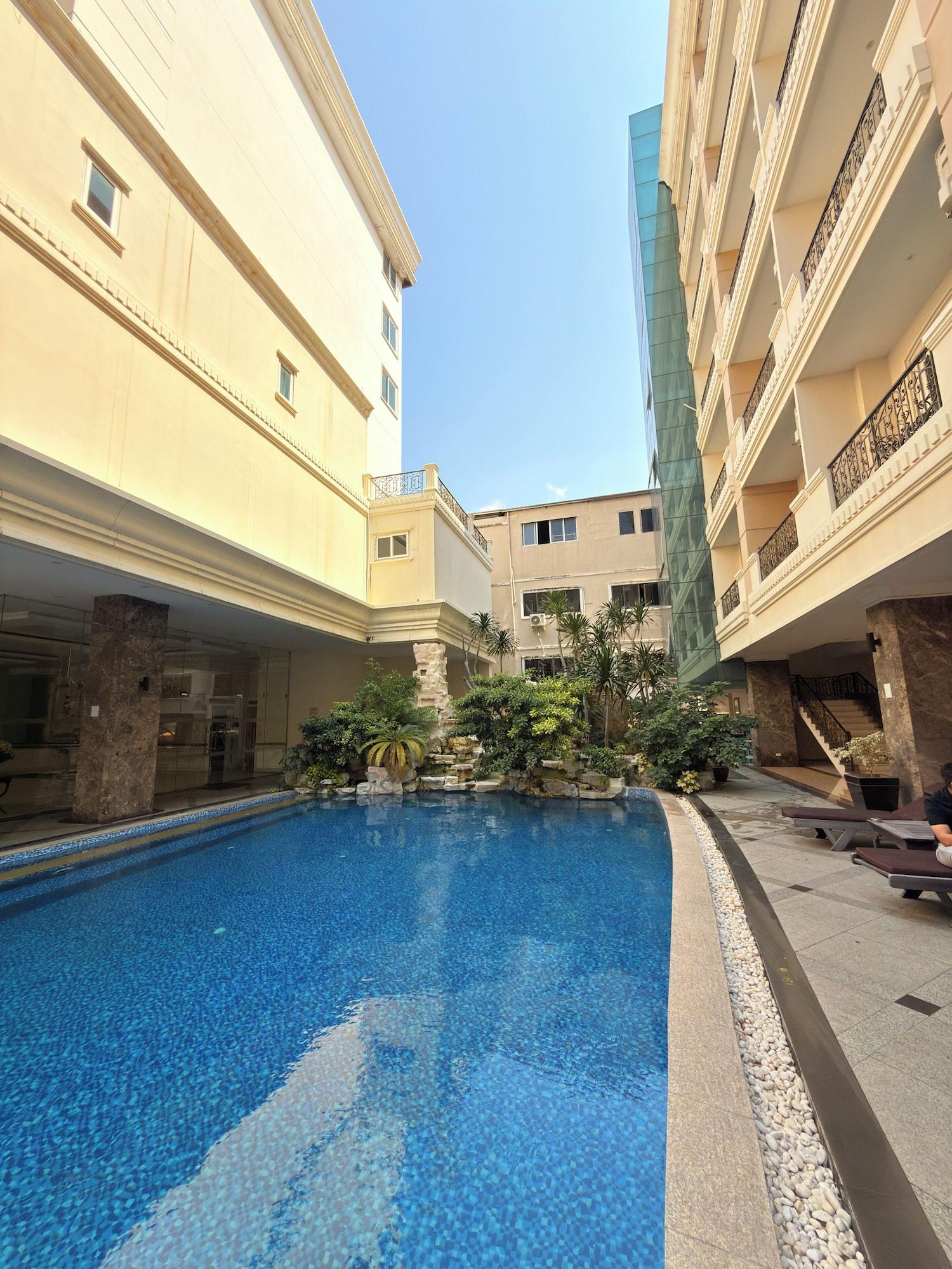 Vista Exterior CT Suite