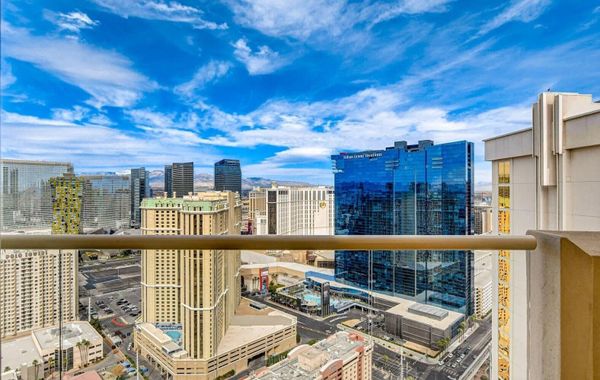 Large 1BR at MGM With Strip View - Hoteles 3 estrellas en Las Vegas, Nevada