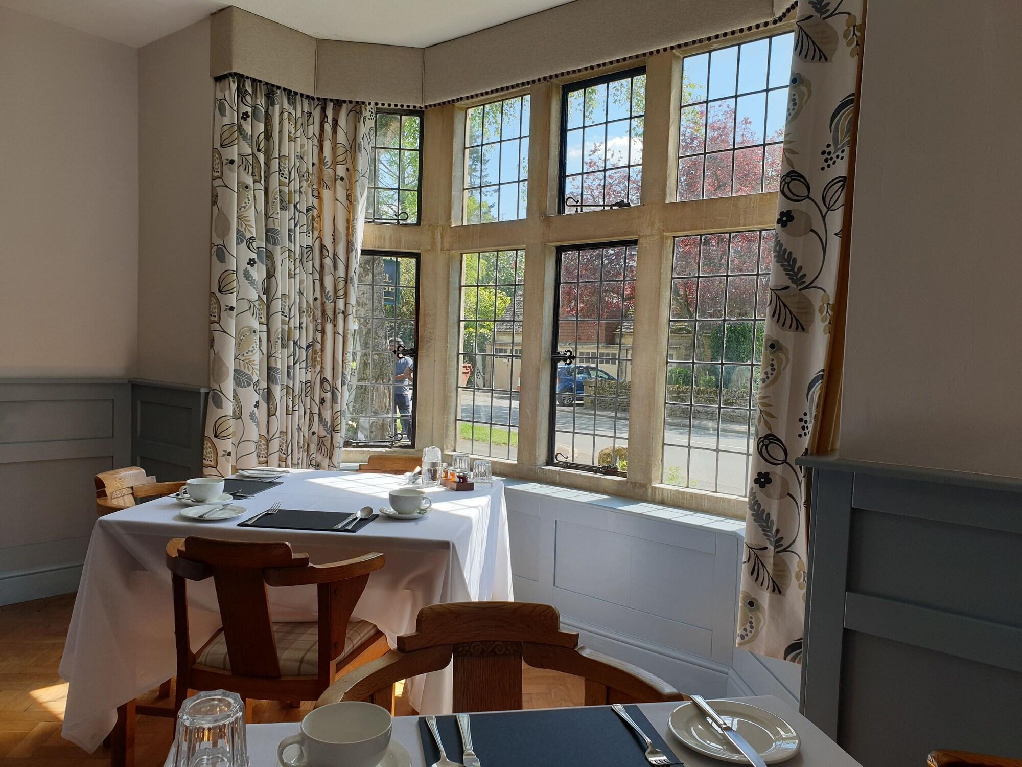 Restaurant The Old New Inn