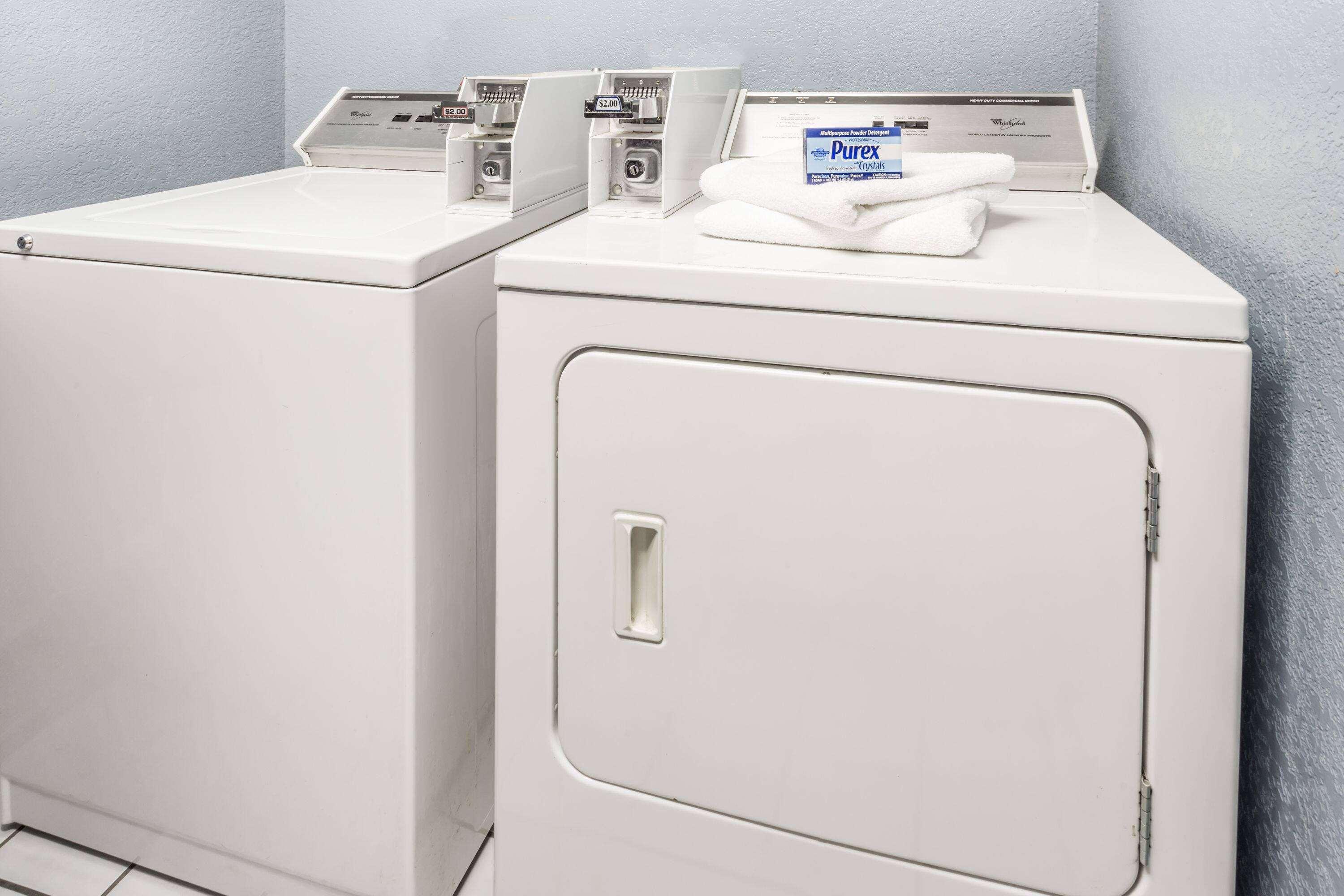 Comodidades del Alojamiento Super 8 by Wyndham Bourbonnais/Kankakee Area