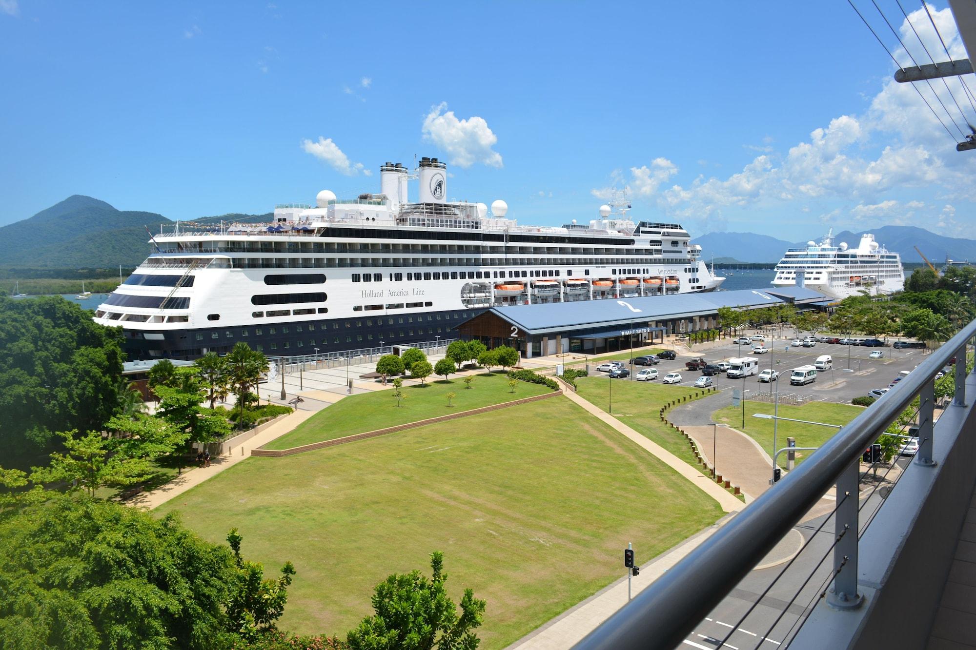 Vista Exterior Pullman Reef Hotel Casino