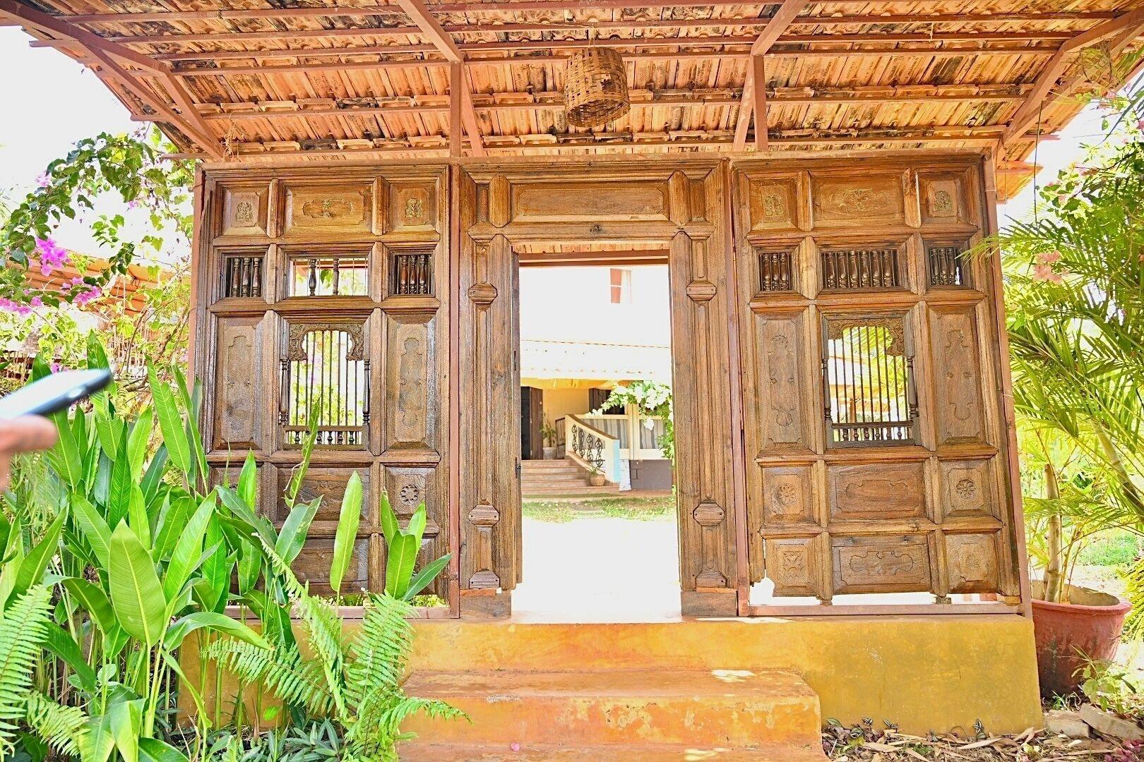 Vista Exterior Dragonfly Goa