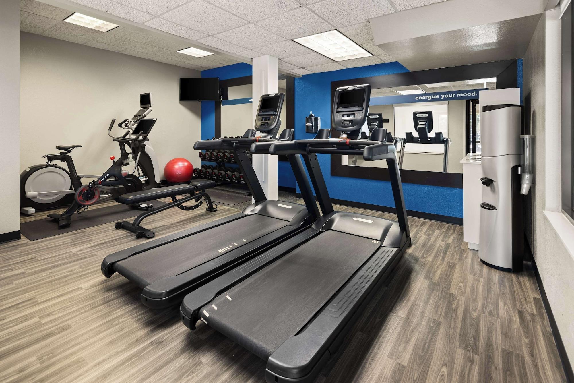 Gimnasio Hampton Inn Minneapolis NW Maple Grove