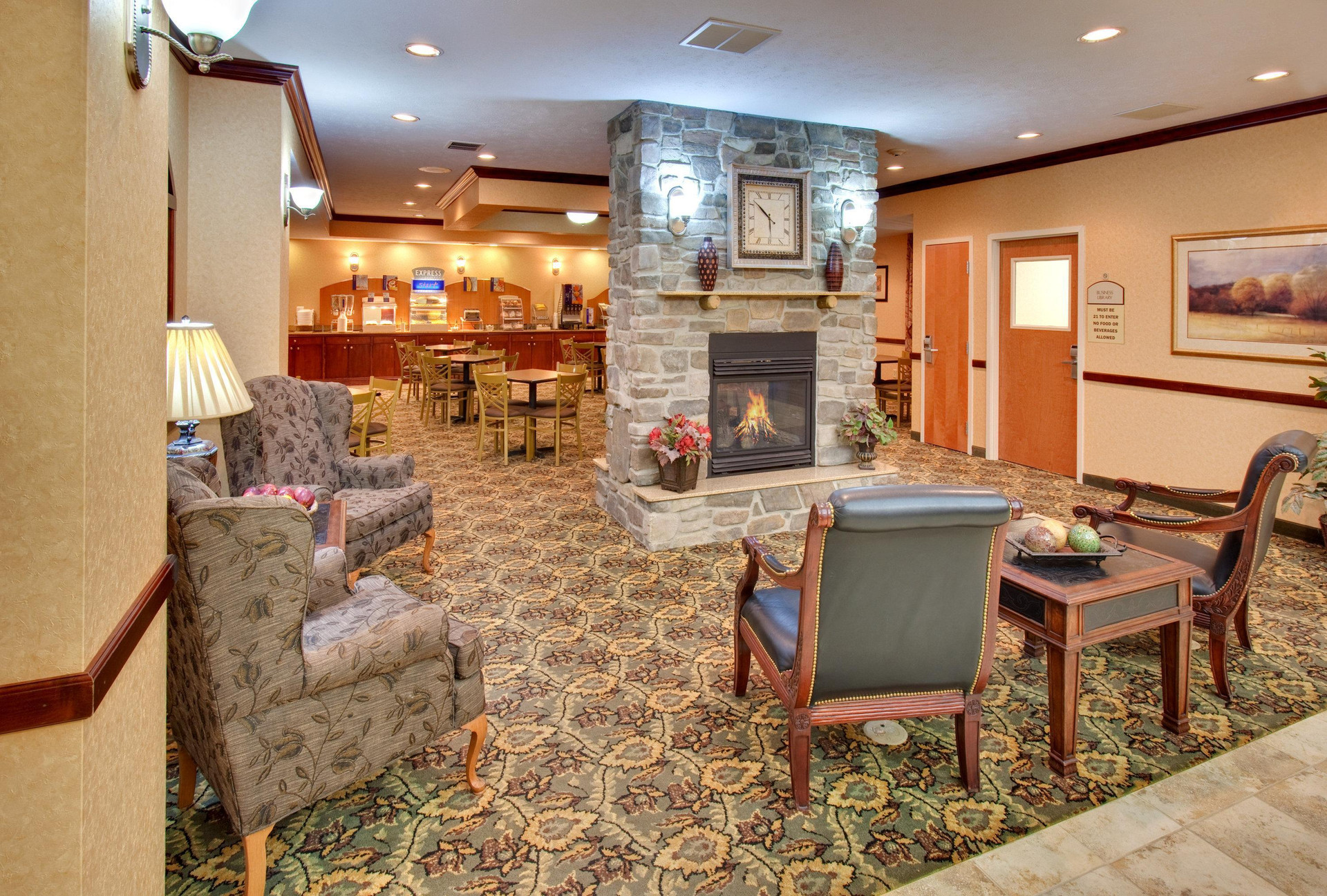Vista Lobby Holiday Inn Express Hotel & Suites Bismarck by IHG