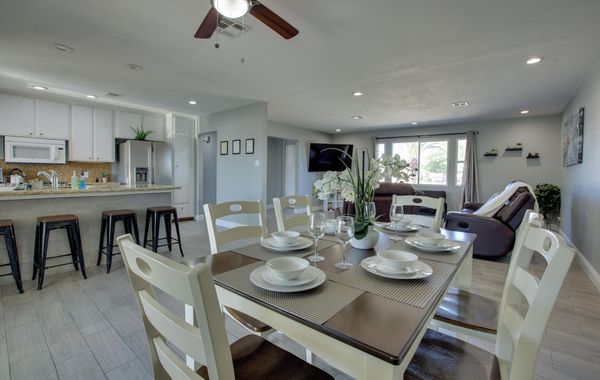 Las Vegas Retreat w/ Yard < 5 Mi to Strip! - Hoteles de lujo en Las Vegas, Nevada