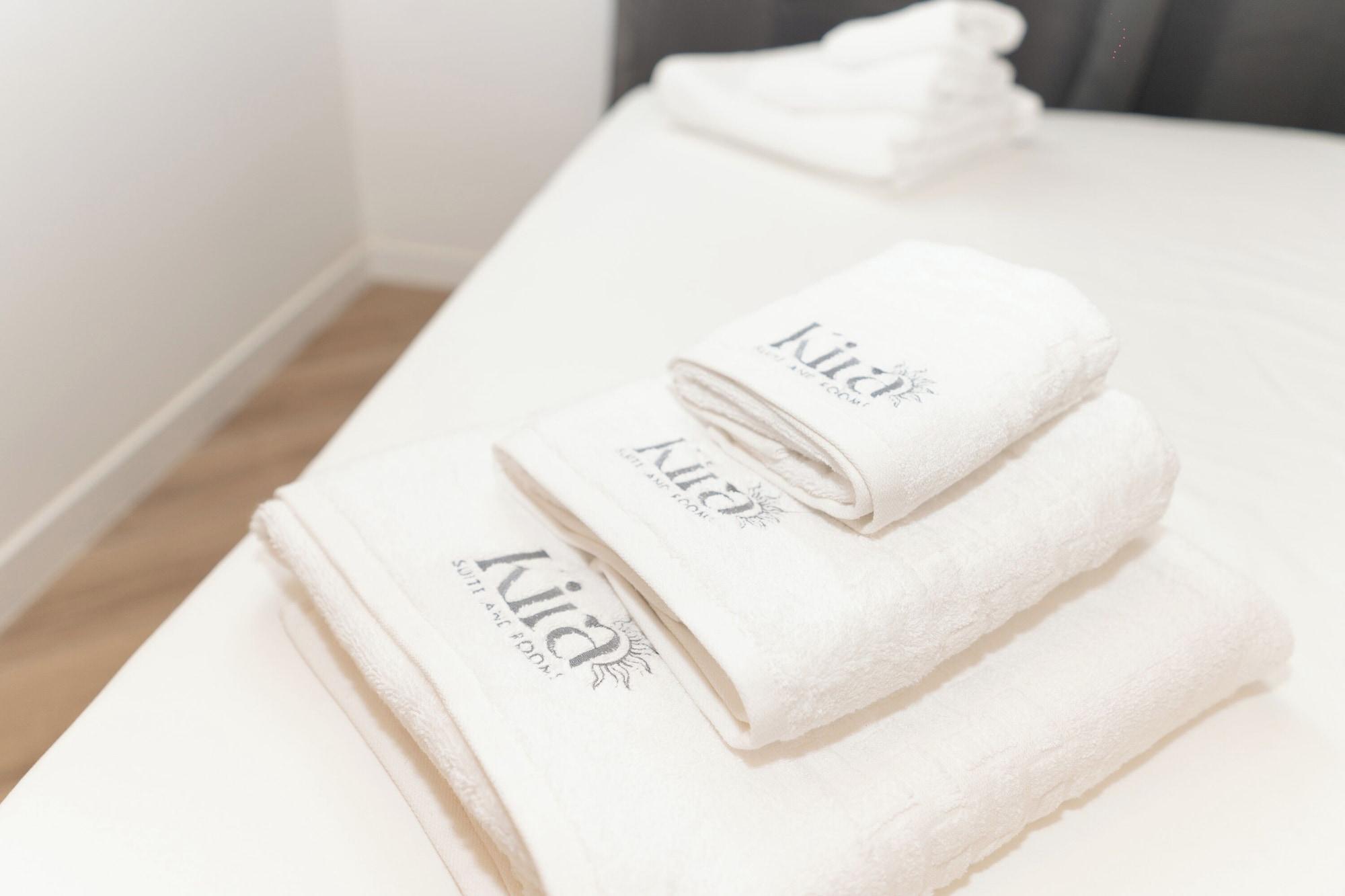 Equipamiento de Habitación Kira Suite and Rooms