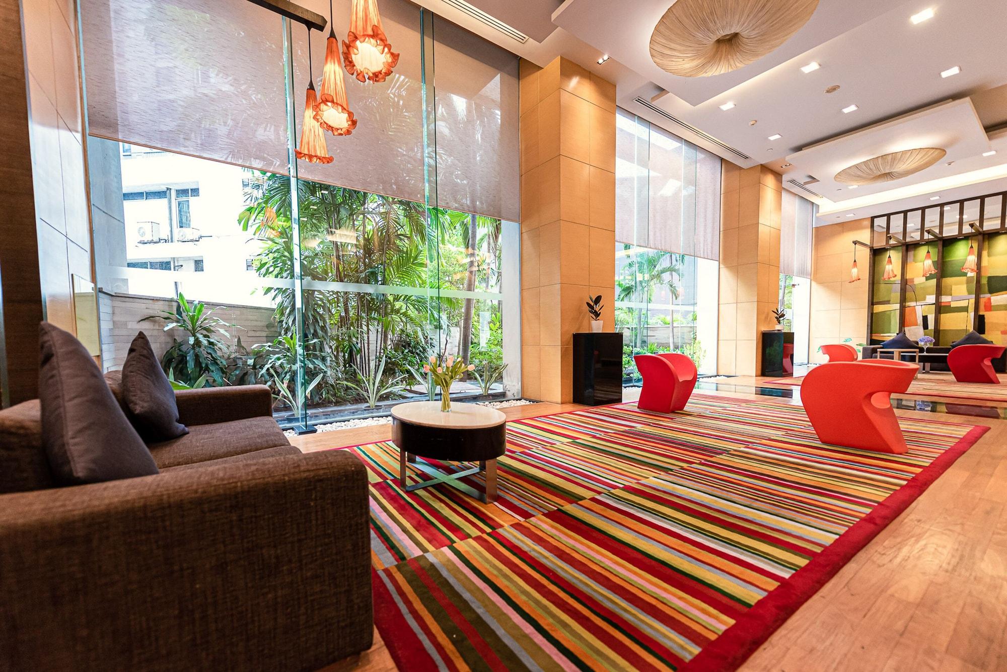 Vista Lobby Urbana Langsuan Hotel