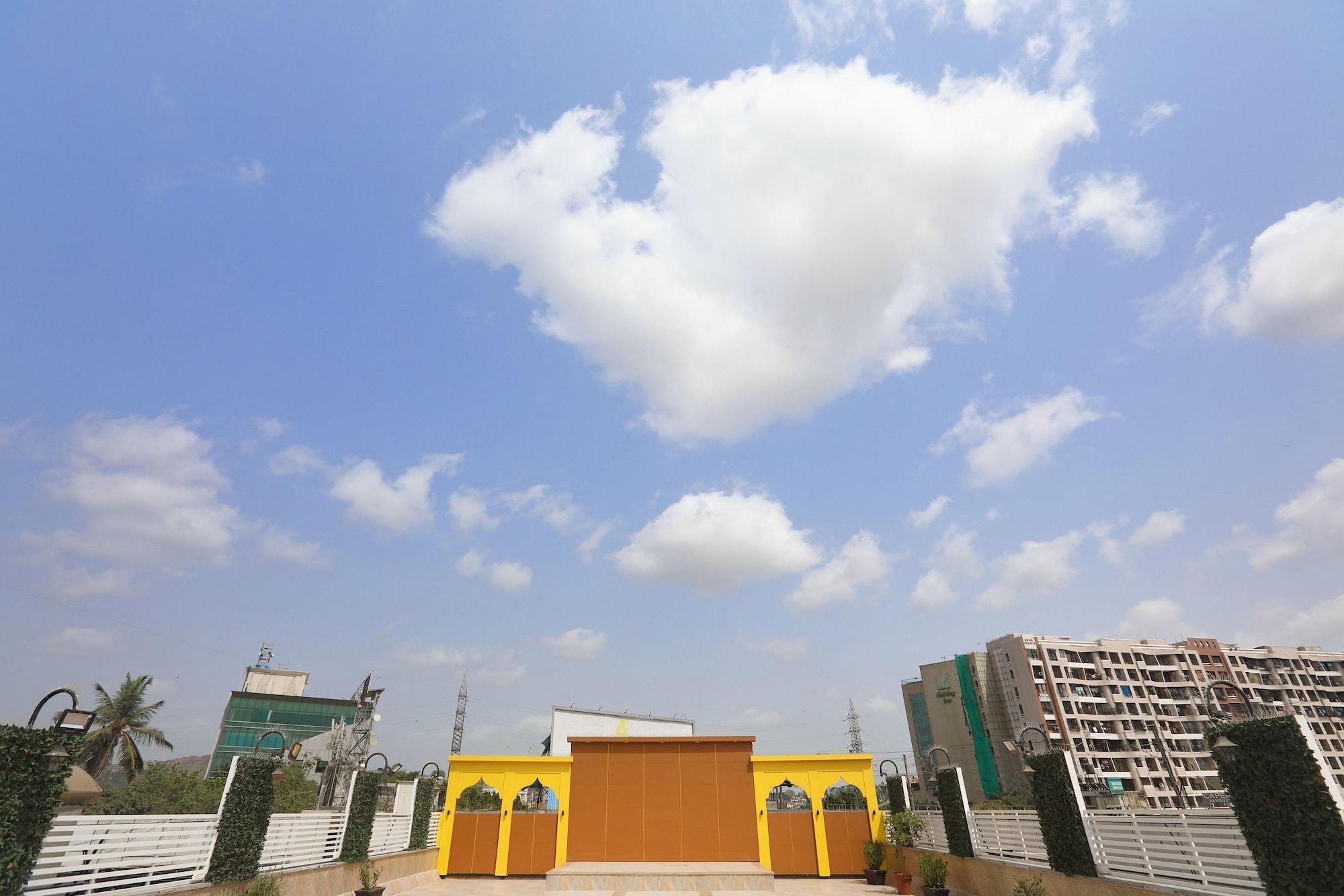 Varios Mumbai Metro - The Executive Hotel