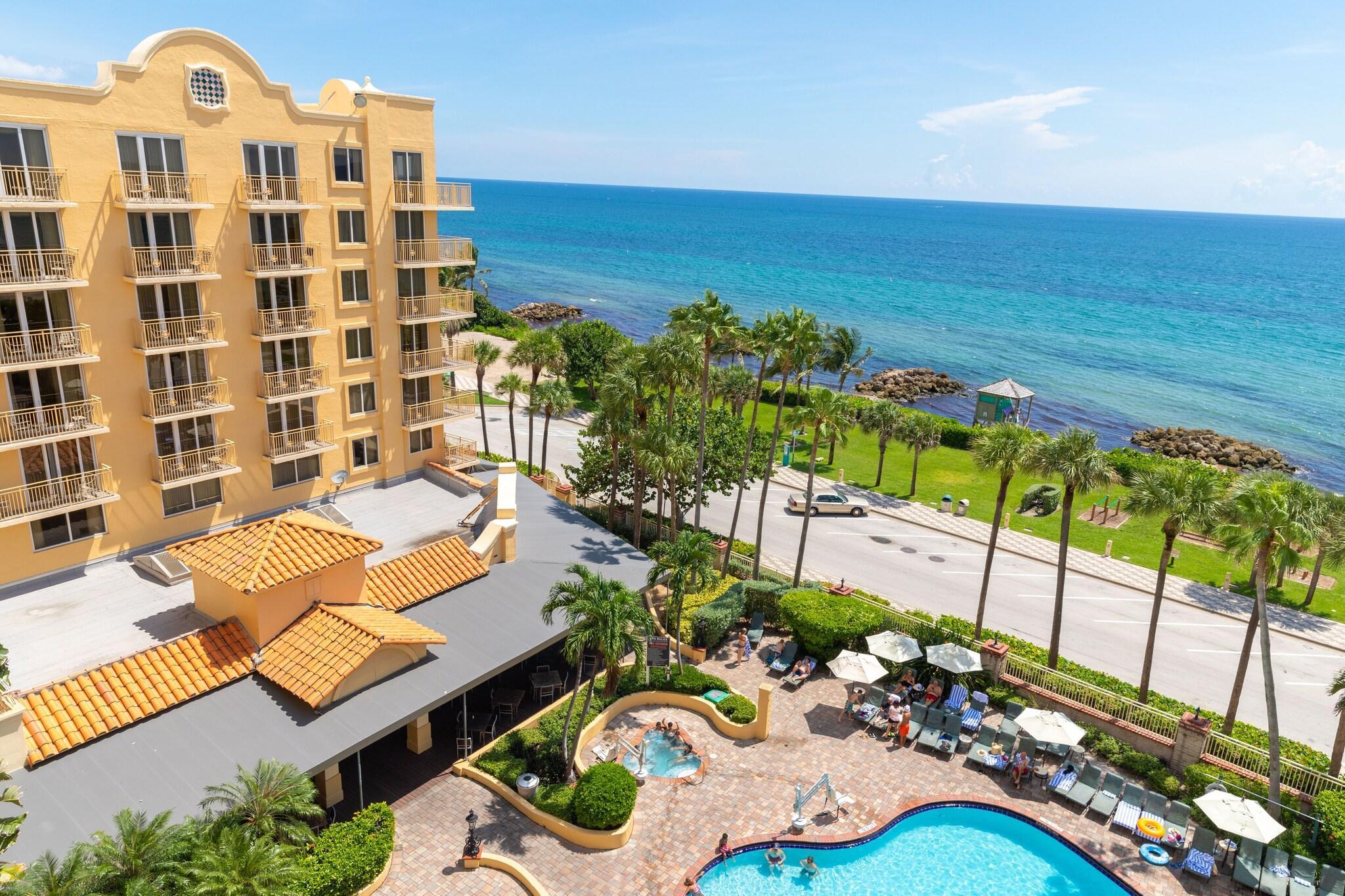 Vista Exterior Embassy Suites by Hilton Deerfield Beach Resort & Spa