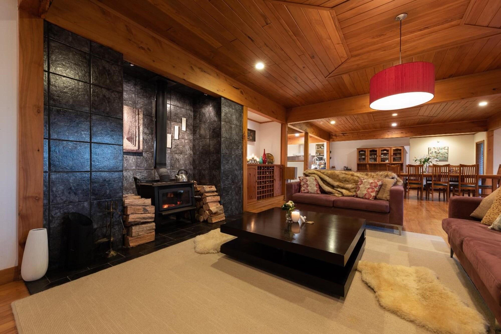 Vista Lobby Puketotara Lodge