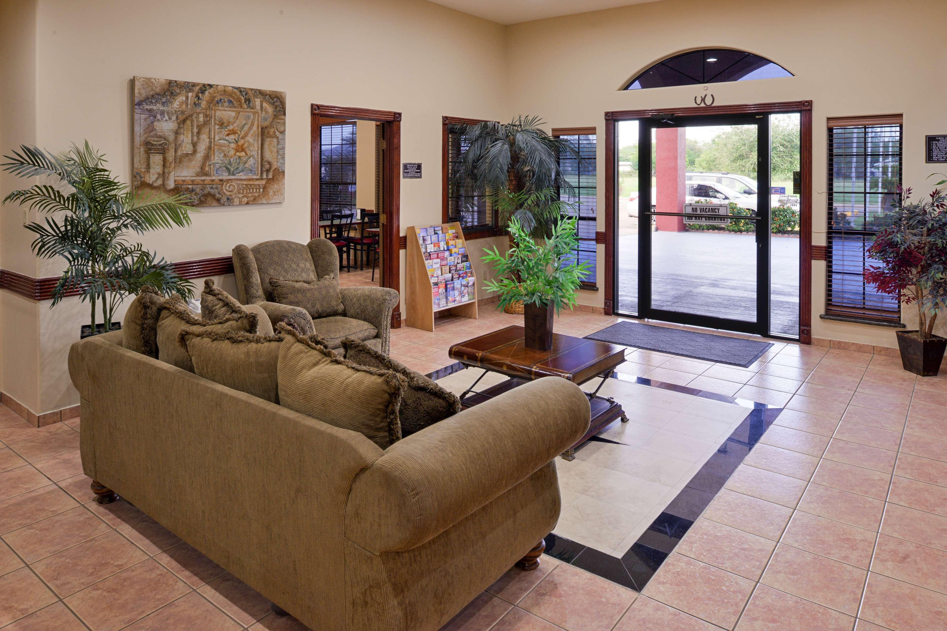 Vista Lobby Americas Best Value Inn & Suites San Benito