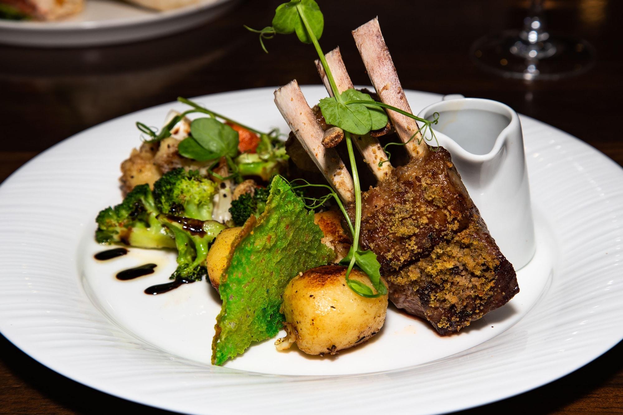 Restaurant Holiday Inn Queenstown Frankton Road by IHG