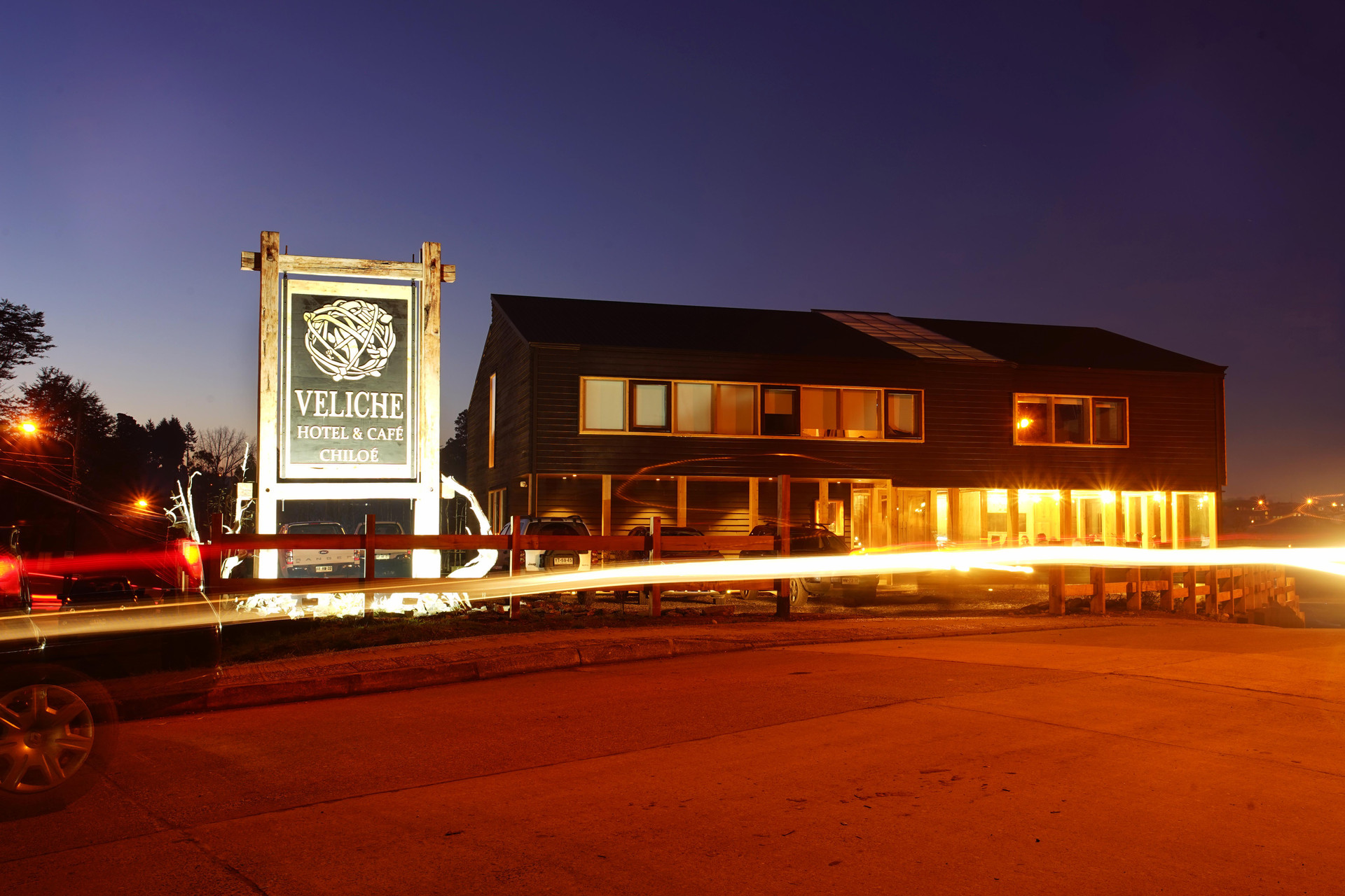 Vista Exterior Hotel & Cafe Veliche