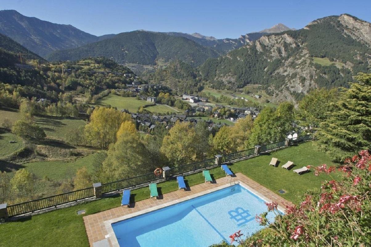 Vista Piscina ABBA ORDINO BABOT