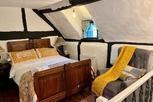 Alquiler Vacacional - Historical Thatcher Roof Cottage Hathaway Hamlet