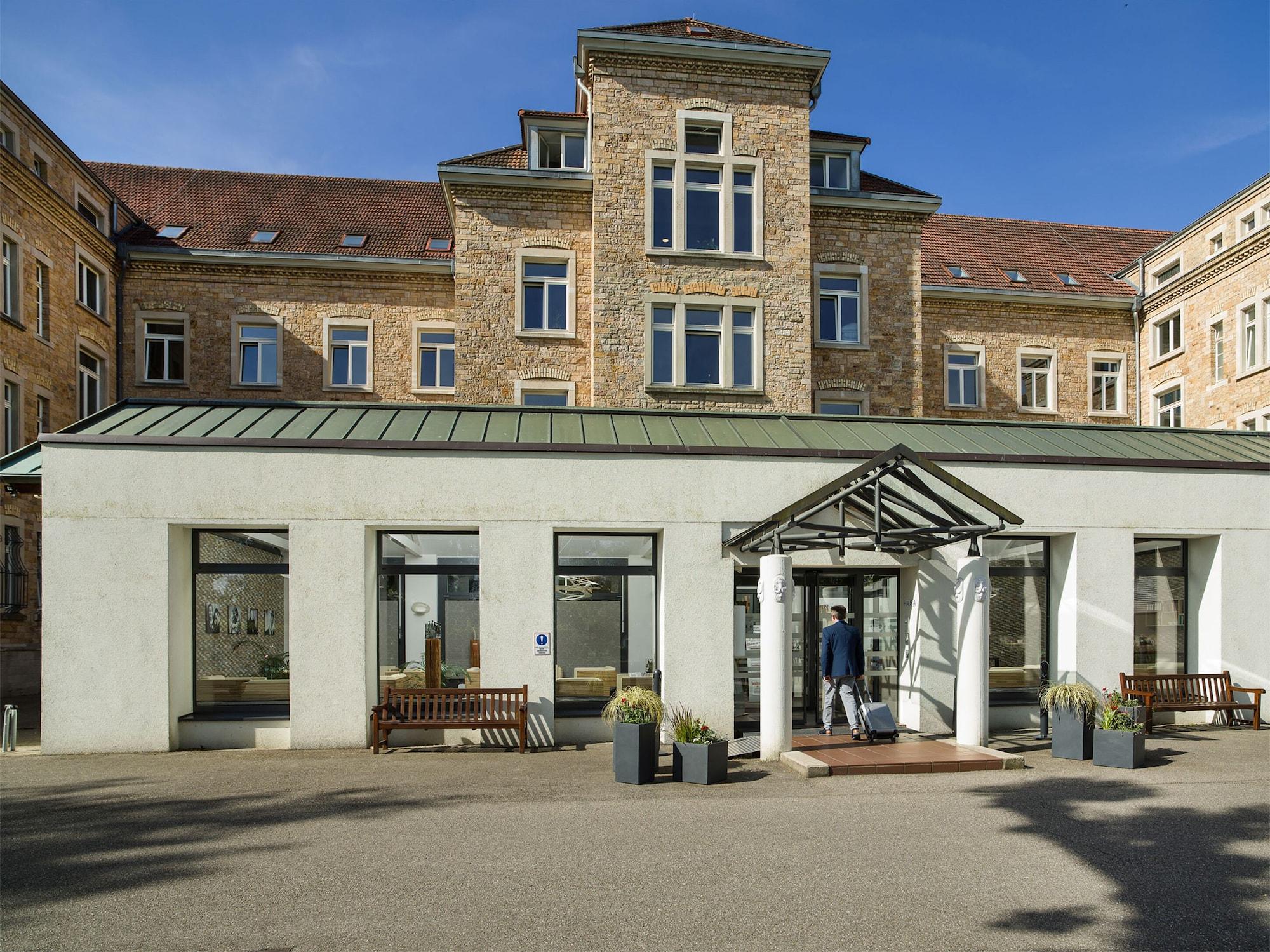 Vista Exterior Bildungshaus St Bernhard