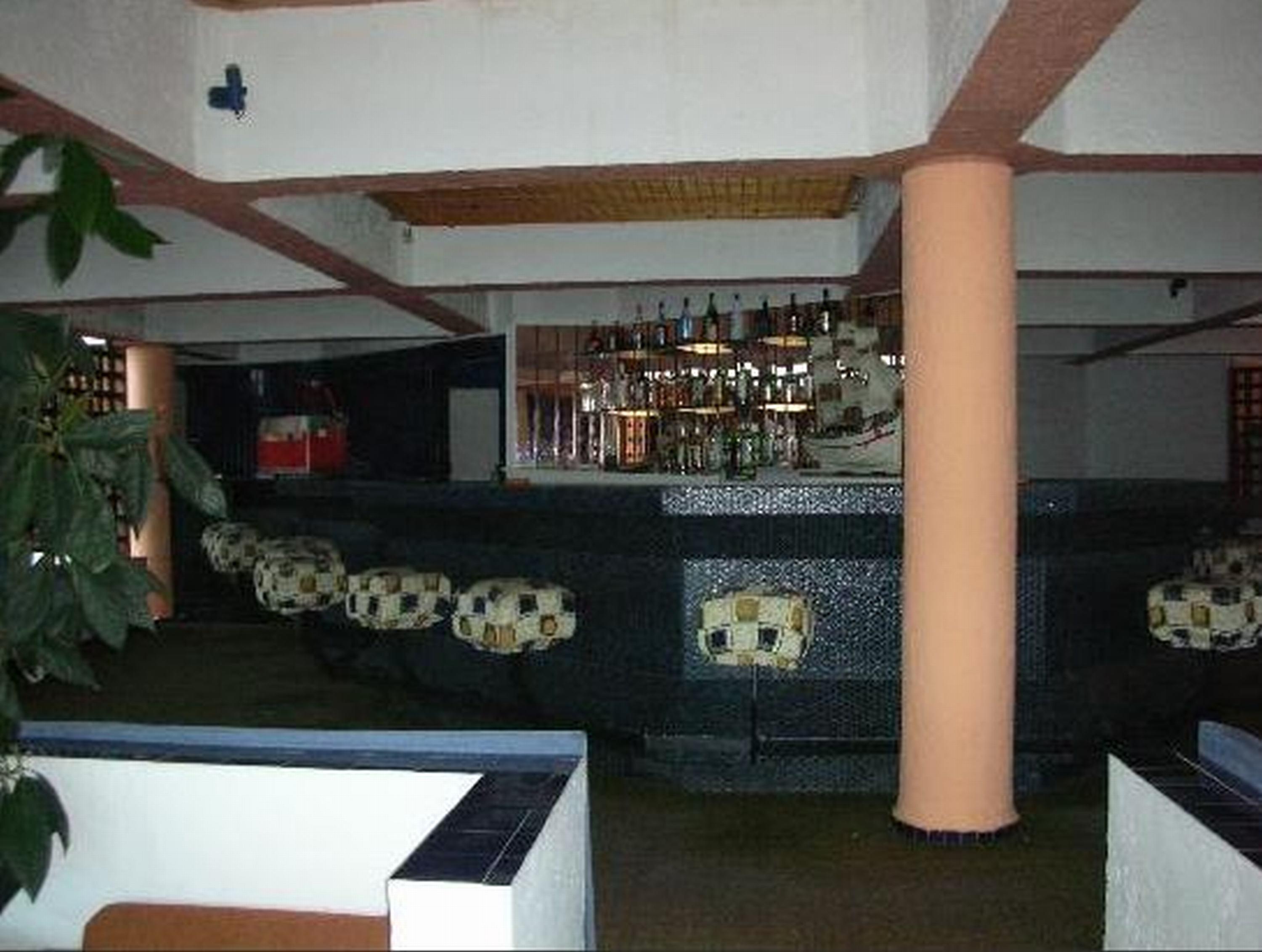 Bar/Salón Tarik