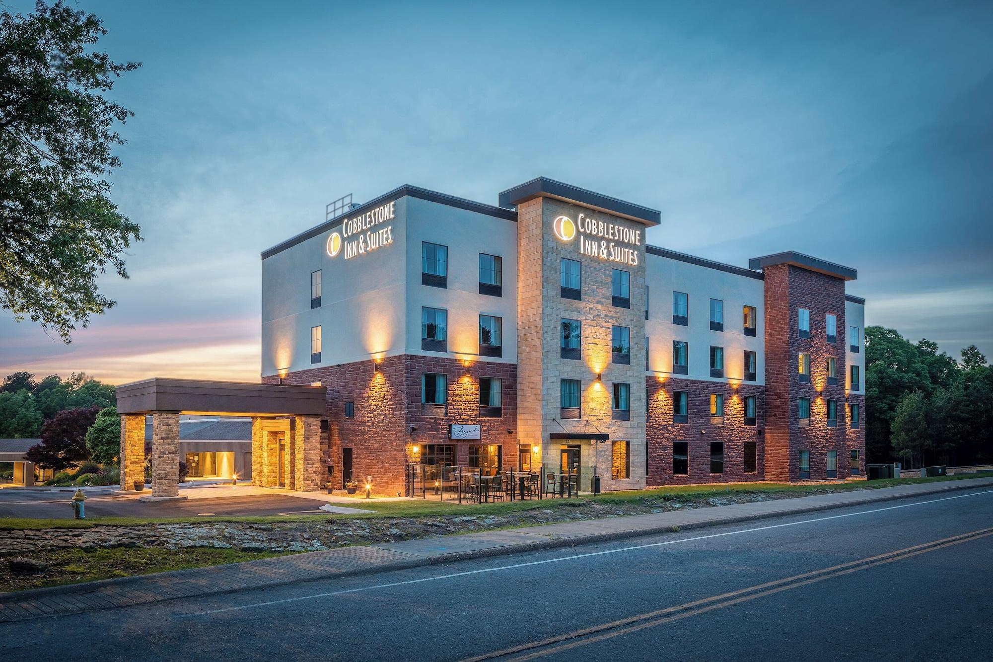Vista Exterior Cobblestone Inn & Suites - Fairfield Bay