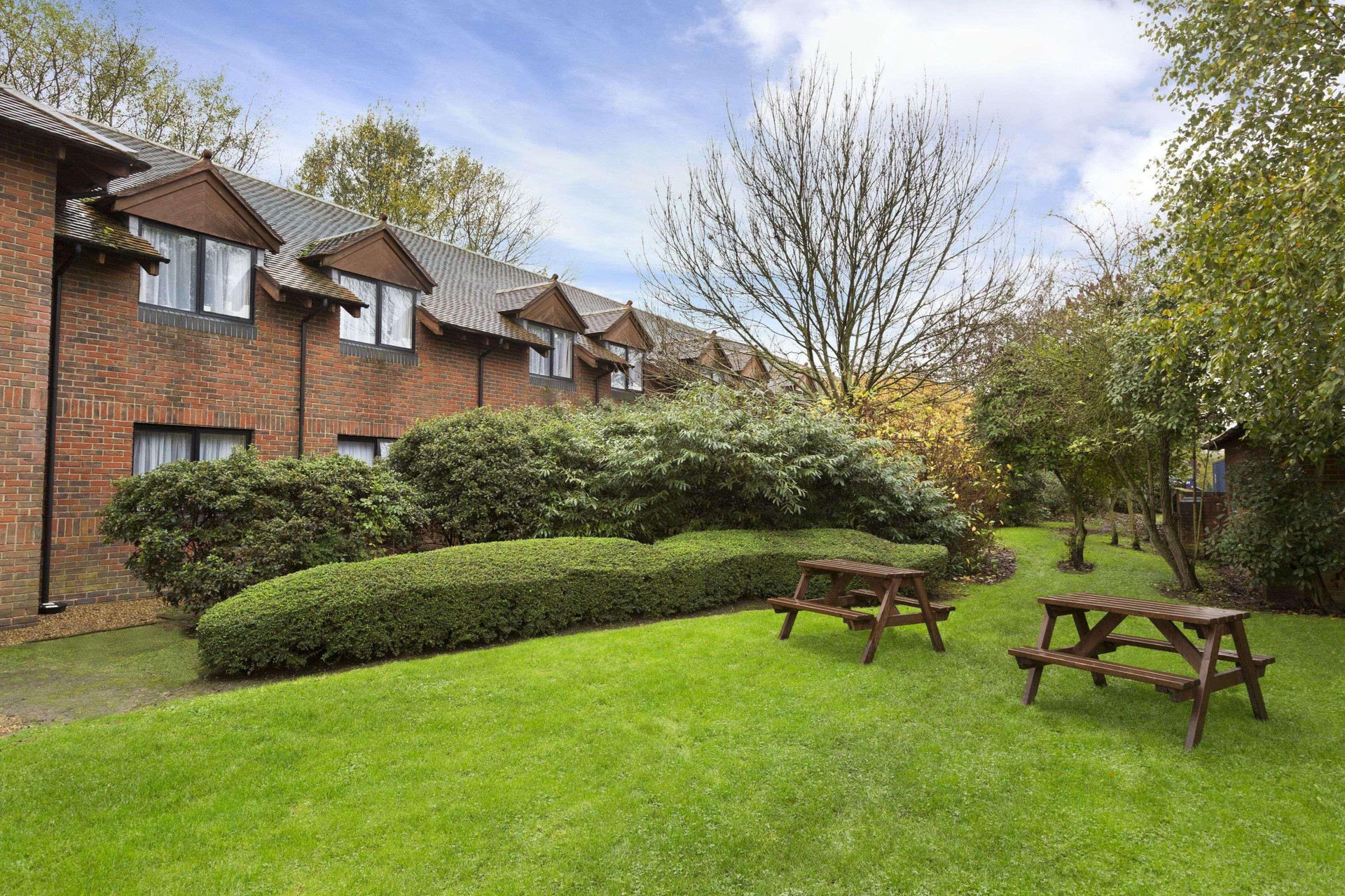 Vista Exterior Days Inn by Wyndham Maidstone