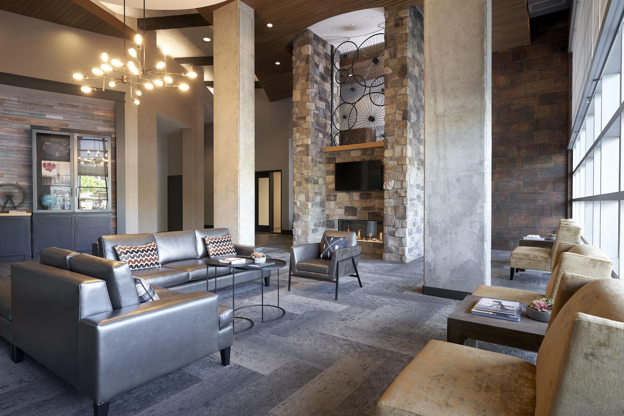 Vista Lobby Archer Hotel Seattle/Redmond