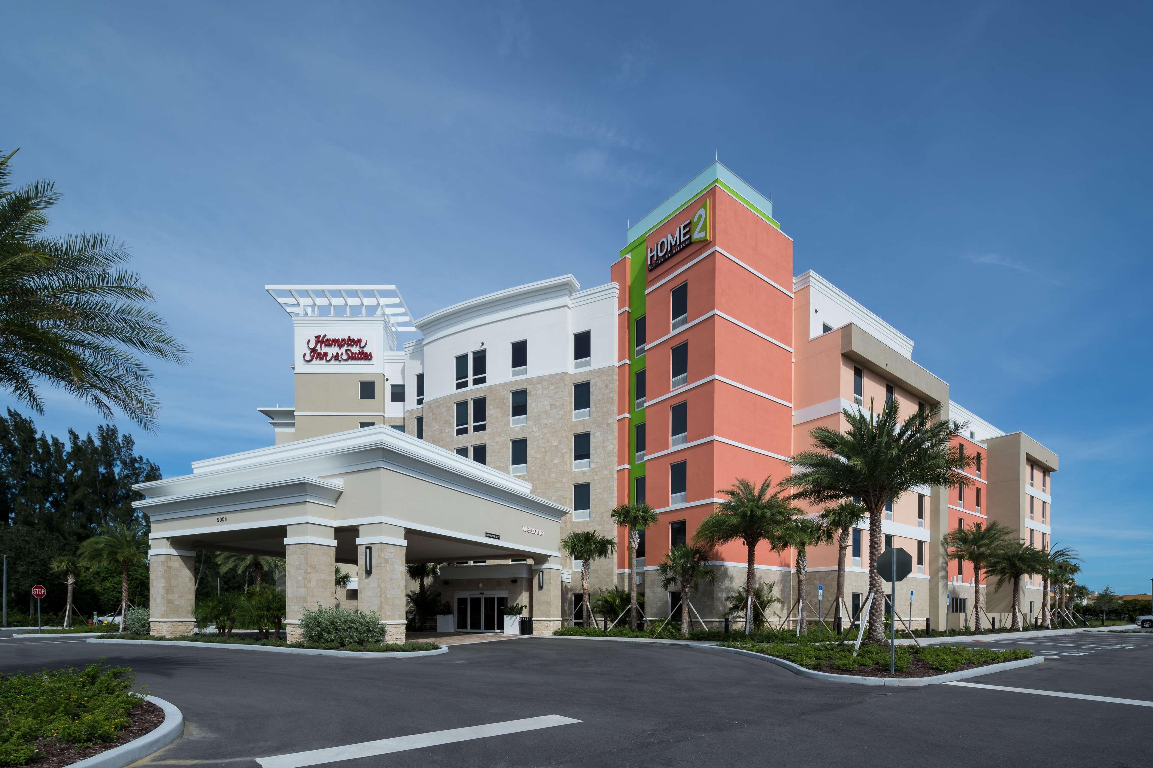 Vista Exterior Home2 Suites by Hilton Cape Canaveral Cruise Port, FL