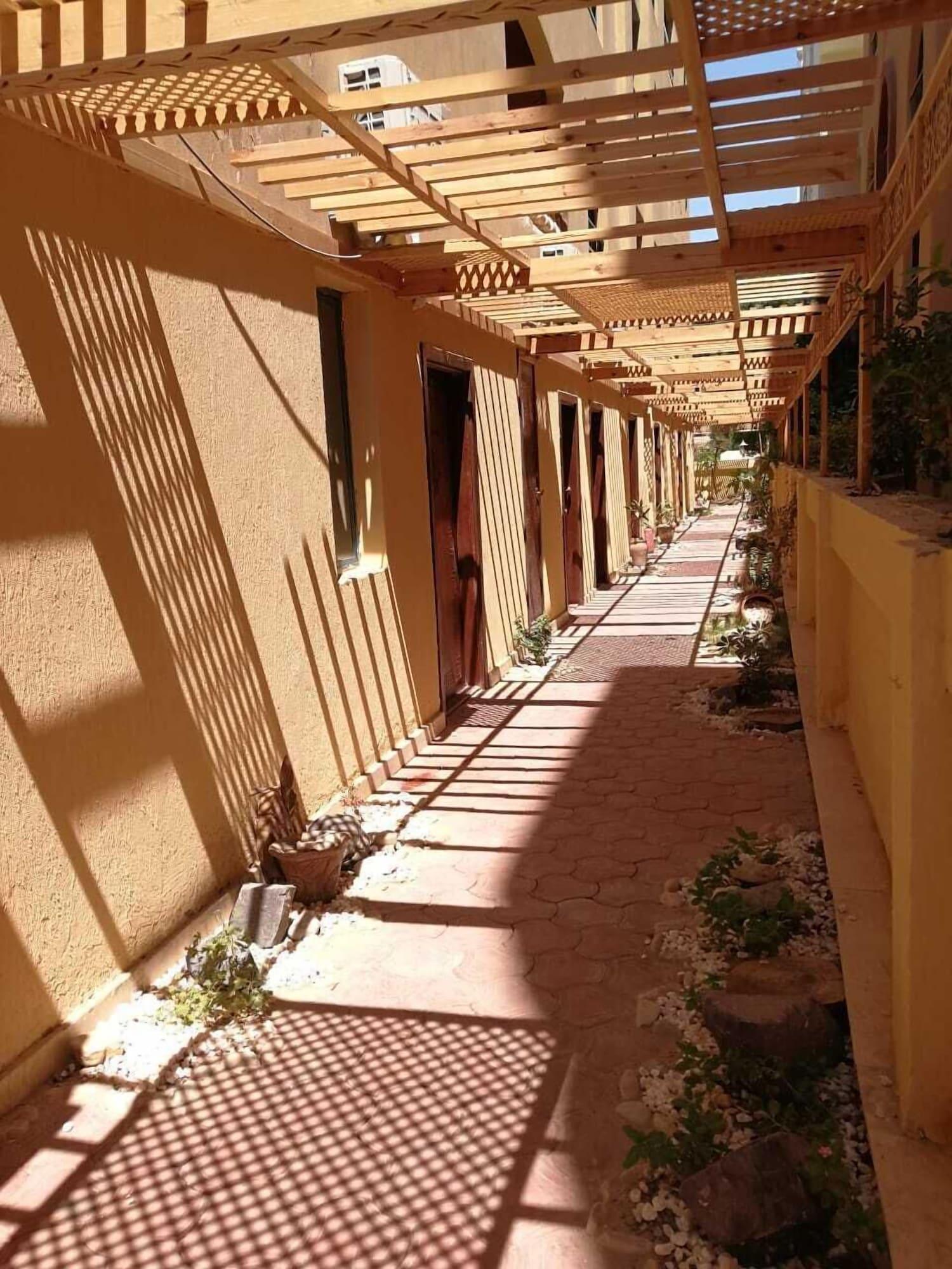 Vista Exterior Cordoba Suits