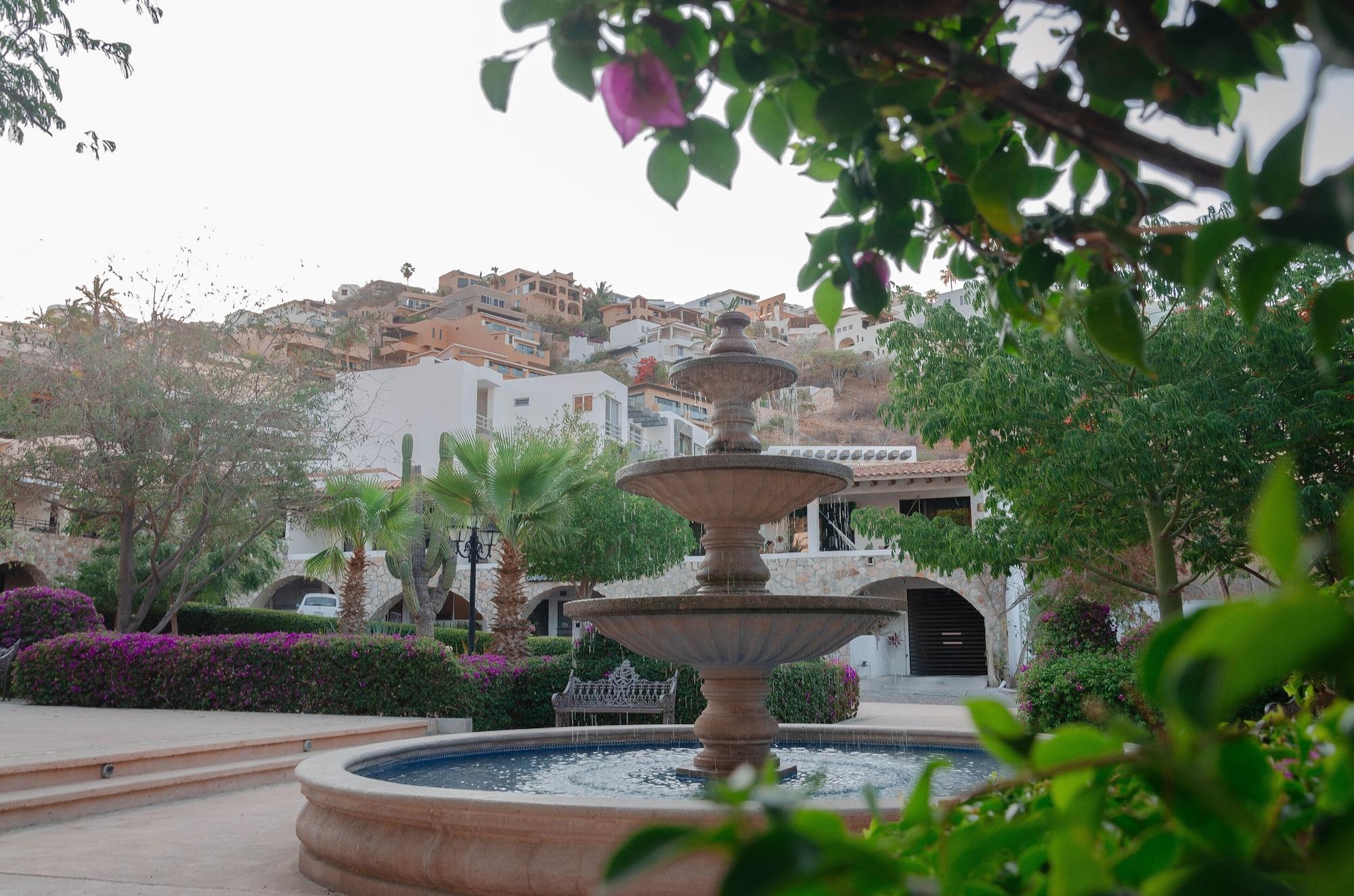 Vista Exterior Pedregal Suites Downtown and Marina
