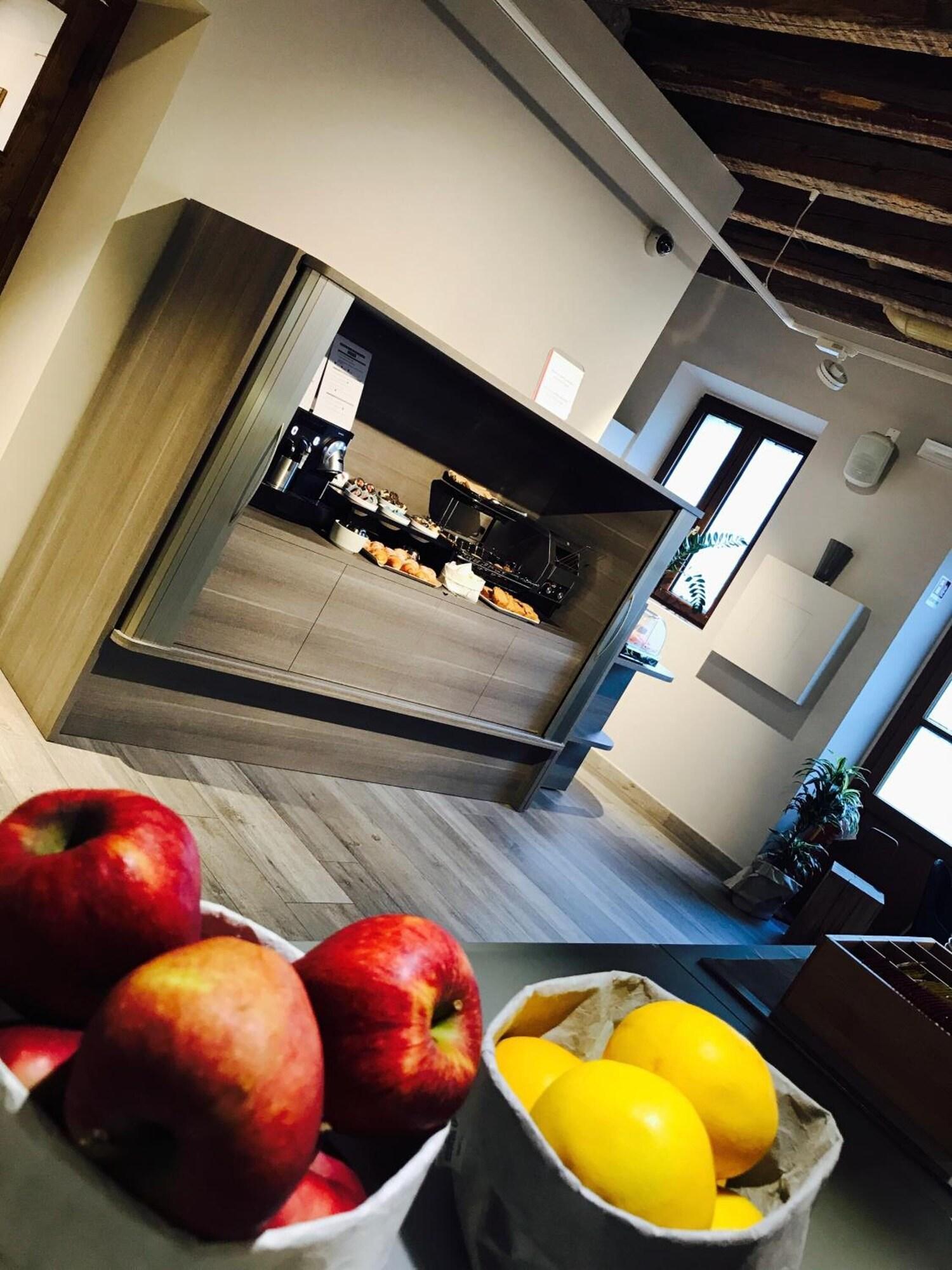 Vista Lobby Tre Merli Beach Hotel