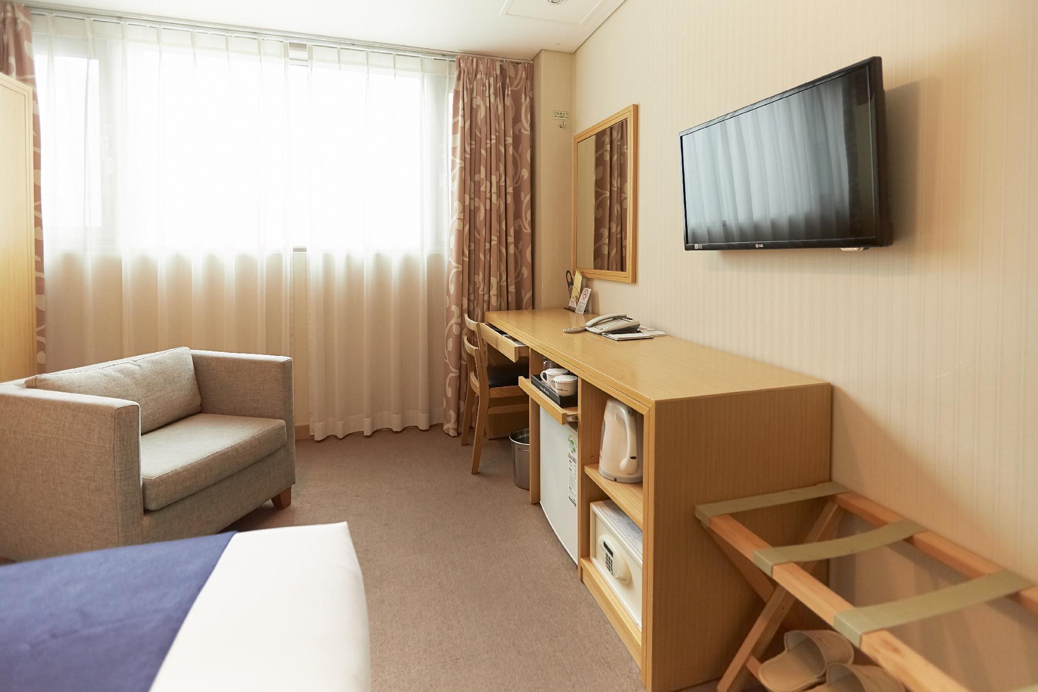 Vista Exterior Tower Hill Hotel