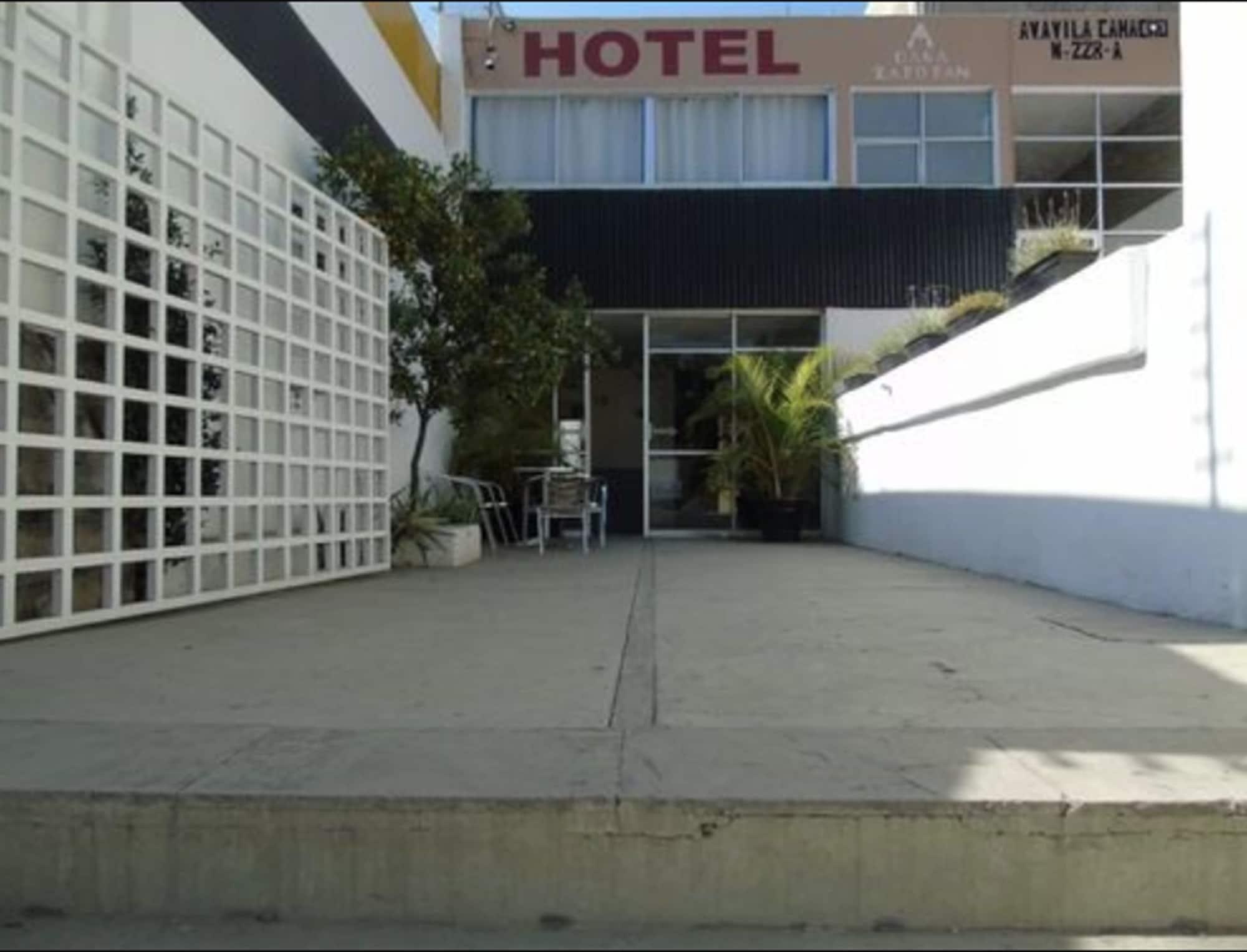 Vista Exterior Casa Zapopan Hotel