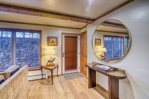 Condominios - Upscale & Charming Condo