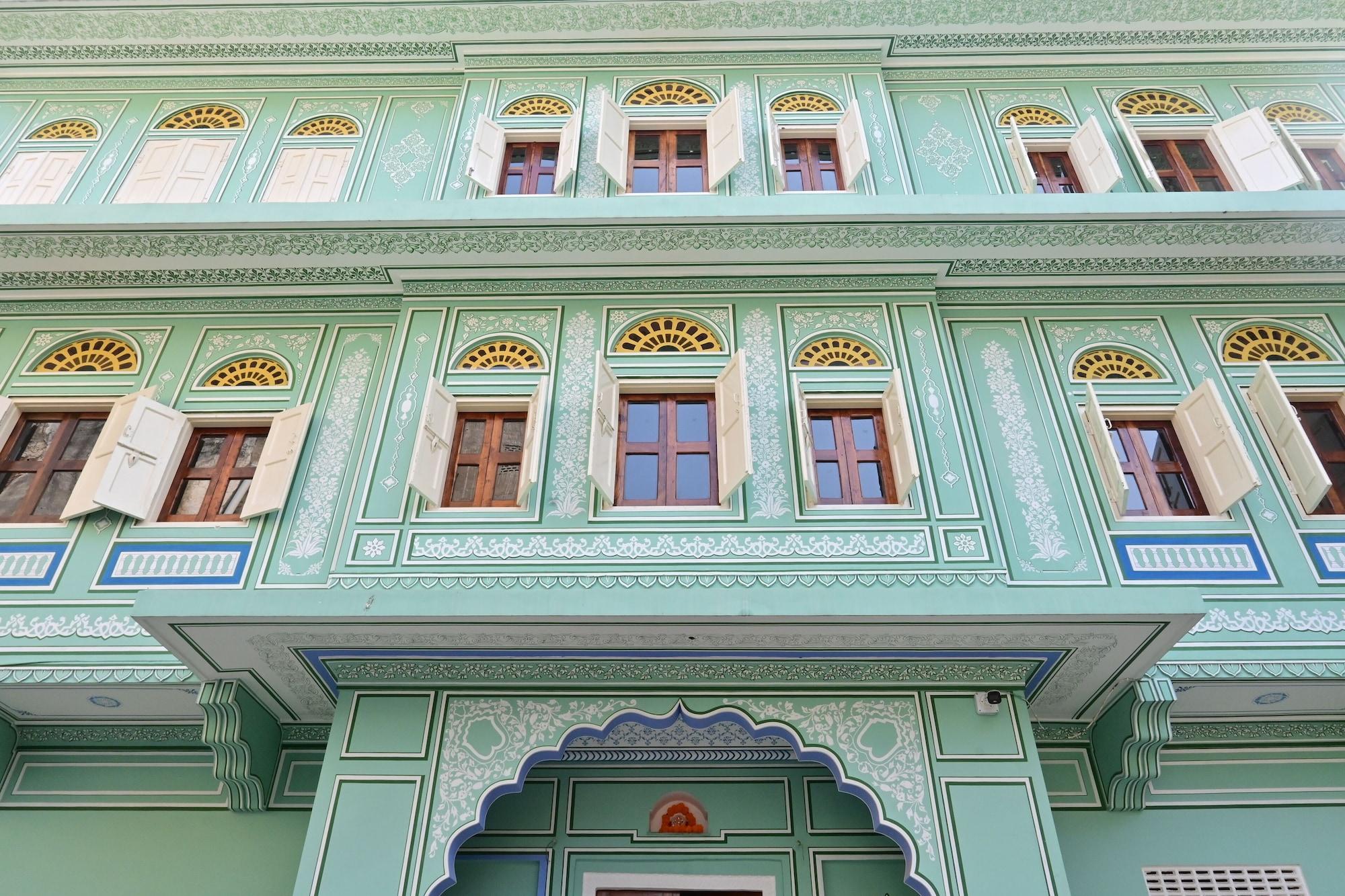 Varios Raghunath Haveli - A Heritage Homestay