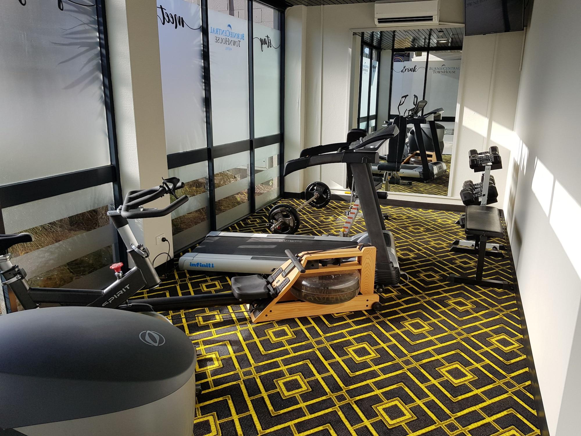 Gimnasio Nightcap at Burnie Townhouse