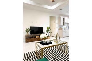 Alquiler Vacacional - ::RARE FIND:: 3 Bd Apt. On the expressway