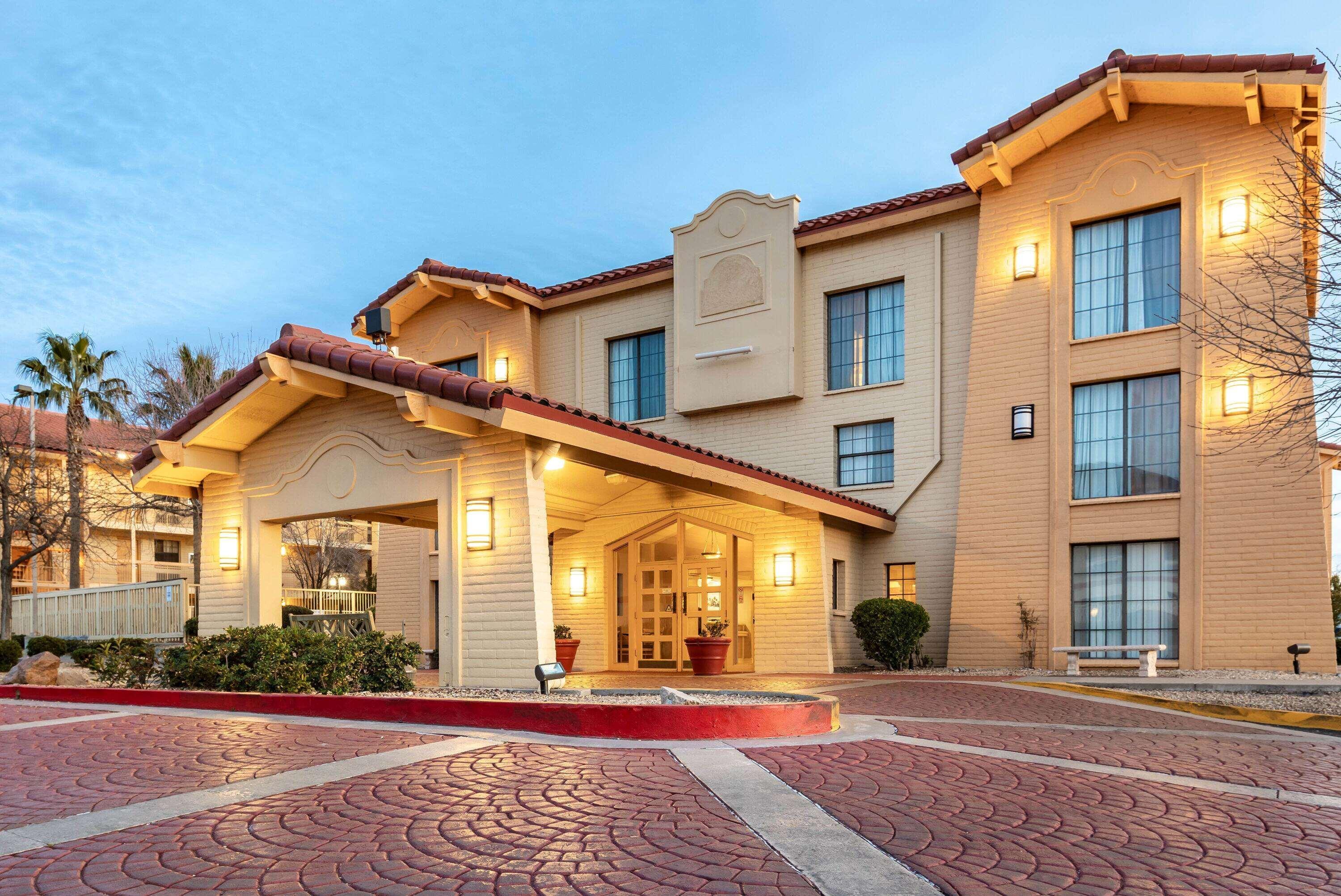 Vista Exterior La Quinta Inn by Wyndham El Paso West