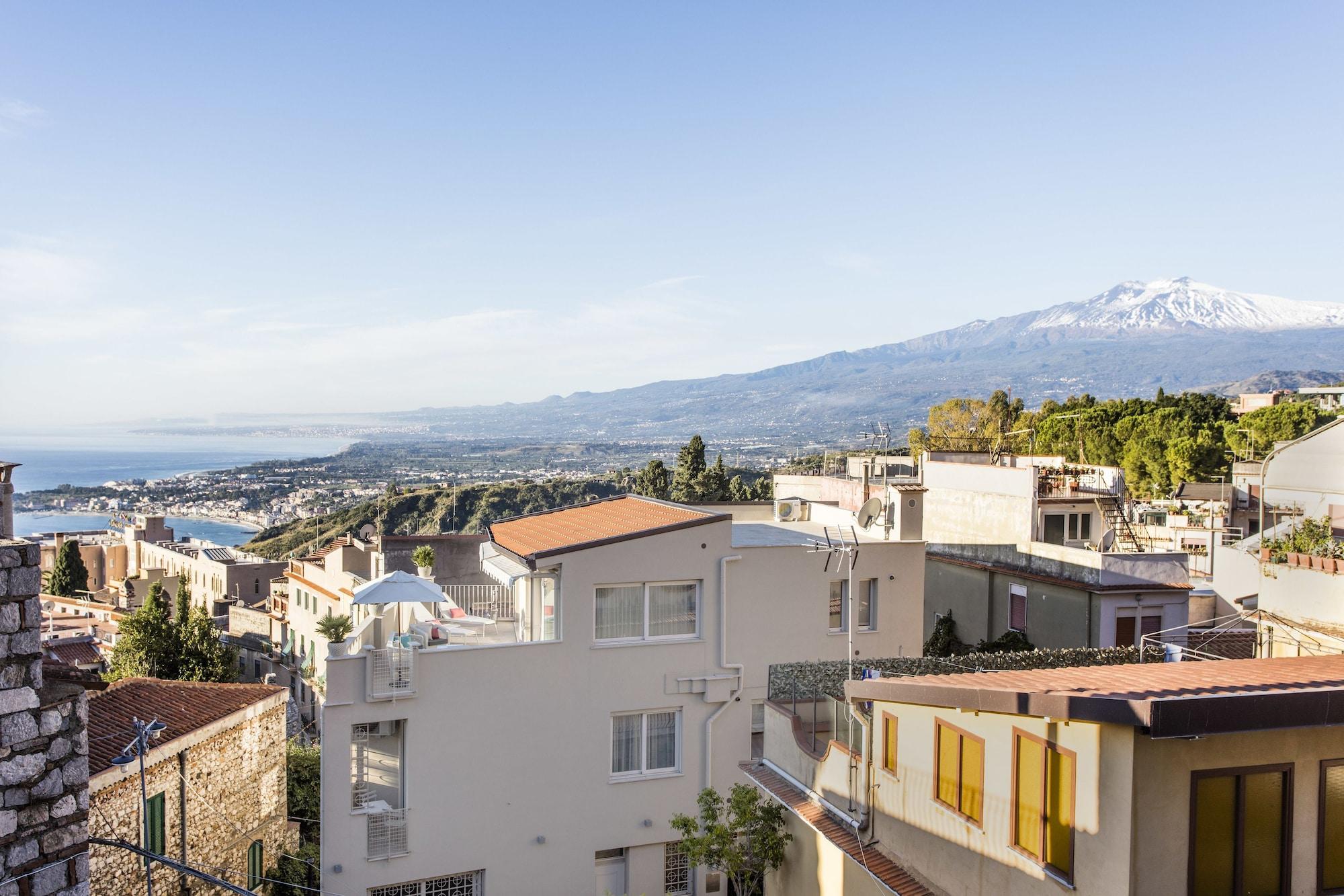 Vista Exterior La Malandrina Apartments & Suites