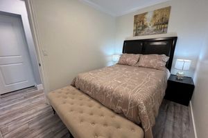 Alquiler Vacacional - 2 Bdrm Contemporary City Oasis Near PNE
