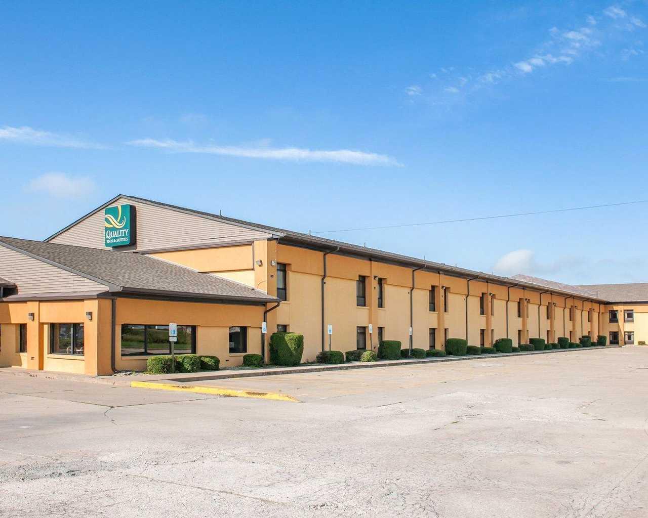 Vista Exterior Quality Inn & Suites Greensburg I-74