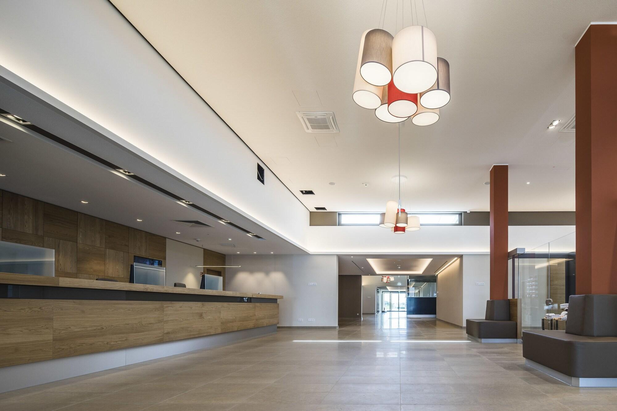 Vista Lobby The Green