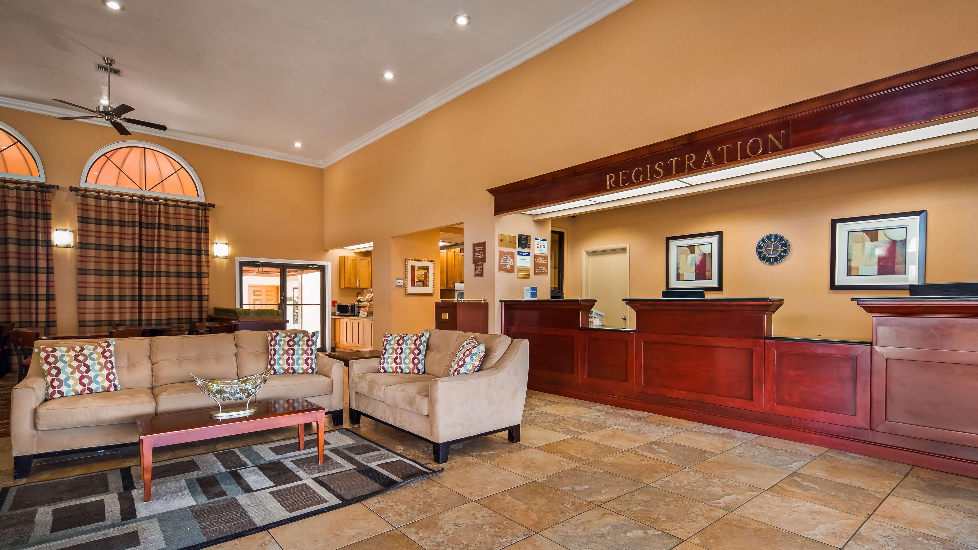 Vista Lobby Baymont by Wyndham Orlando East