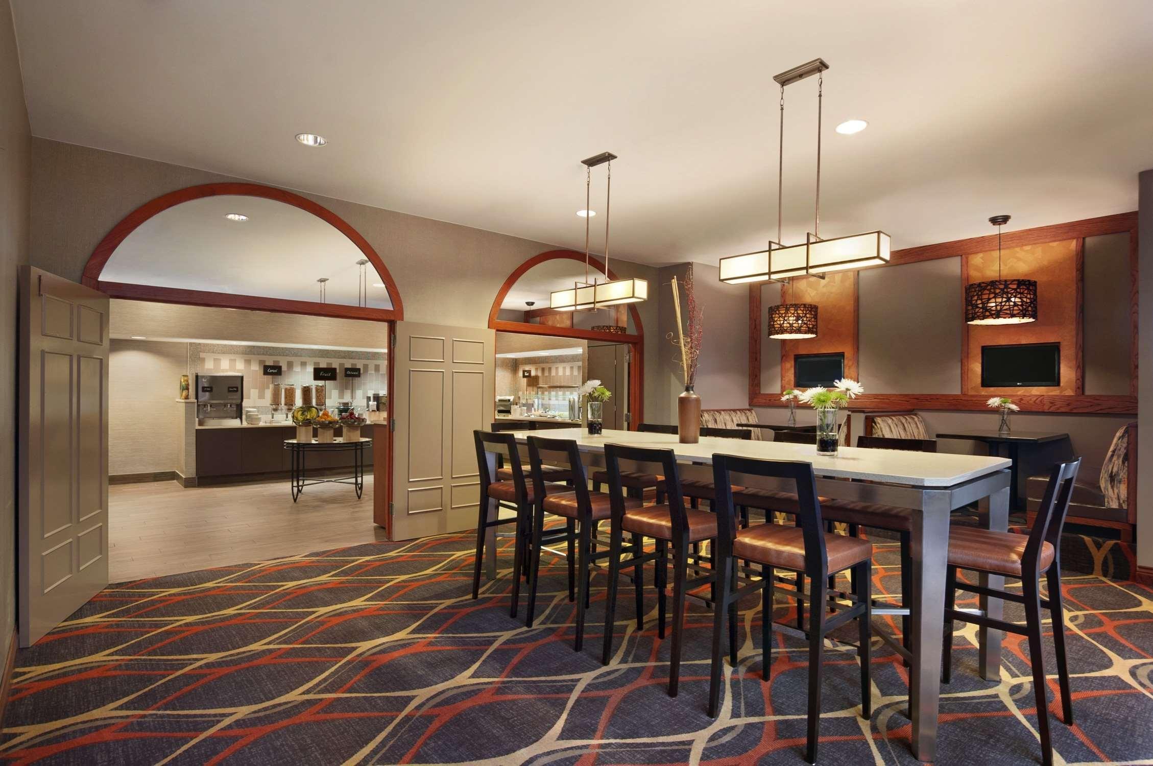 Restaurant Embassy Suites by Hilton Dallas Near the Galleria