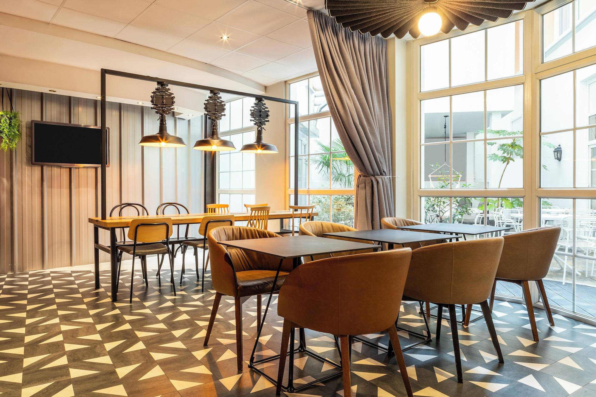 Vista Lobby ibis Paris Ornano Montmartre Nord 18ème
