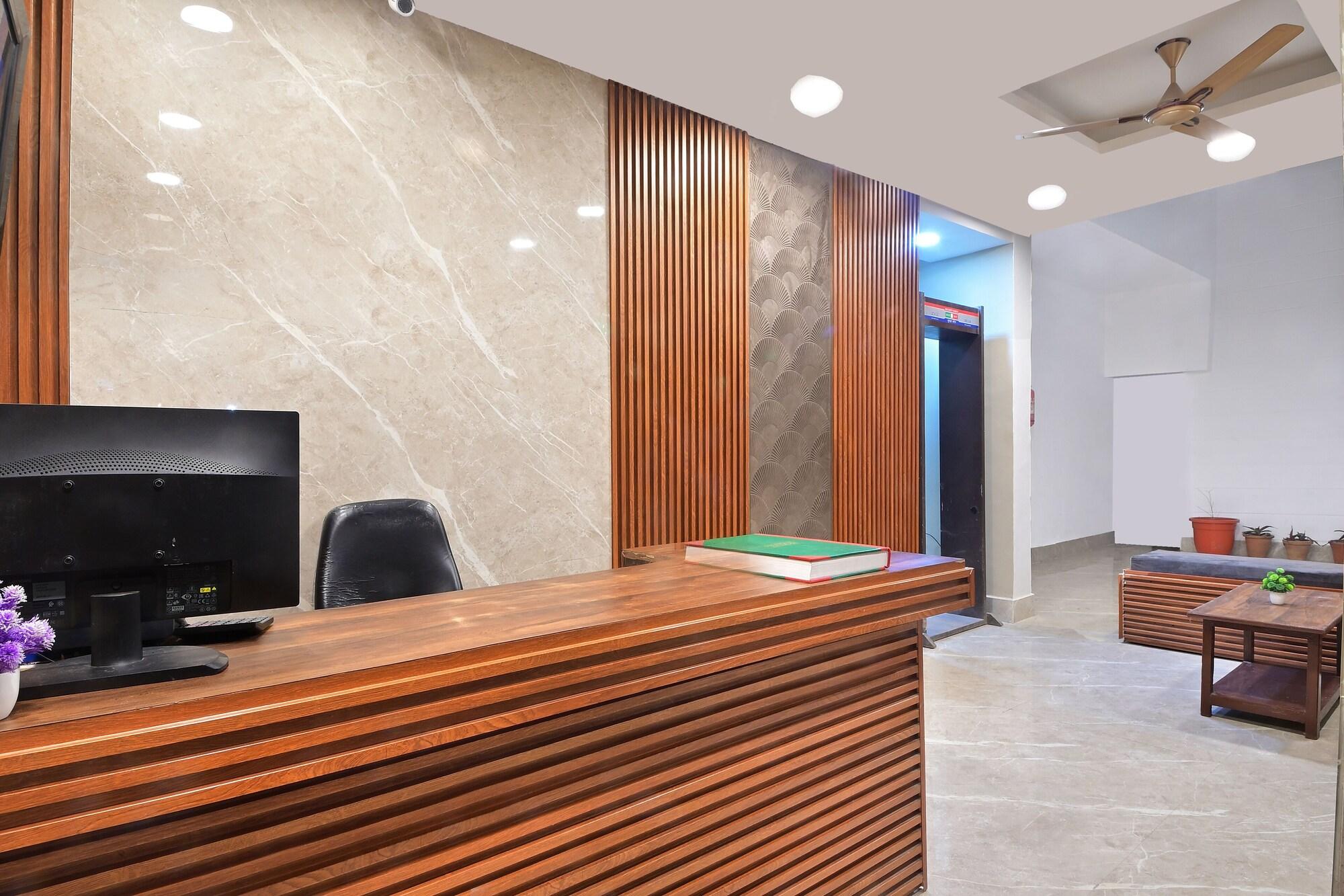 Vista Lobby Chowdhry Tourist Lodge- Paharganj-NDLS
