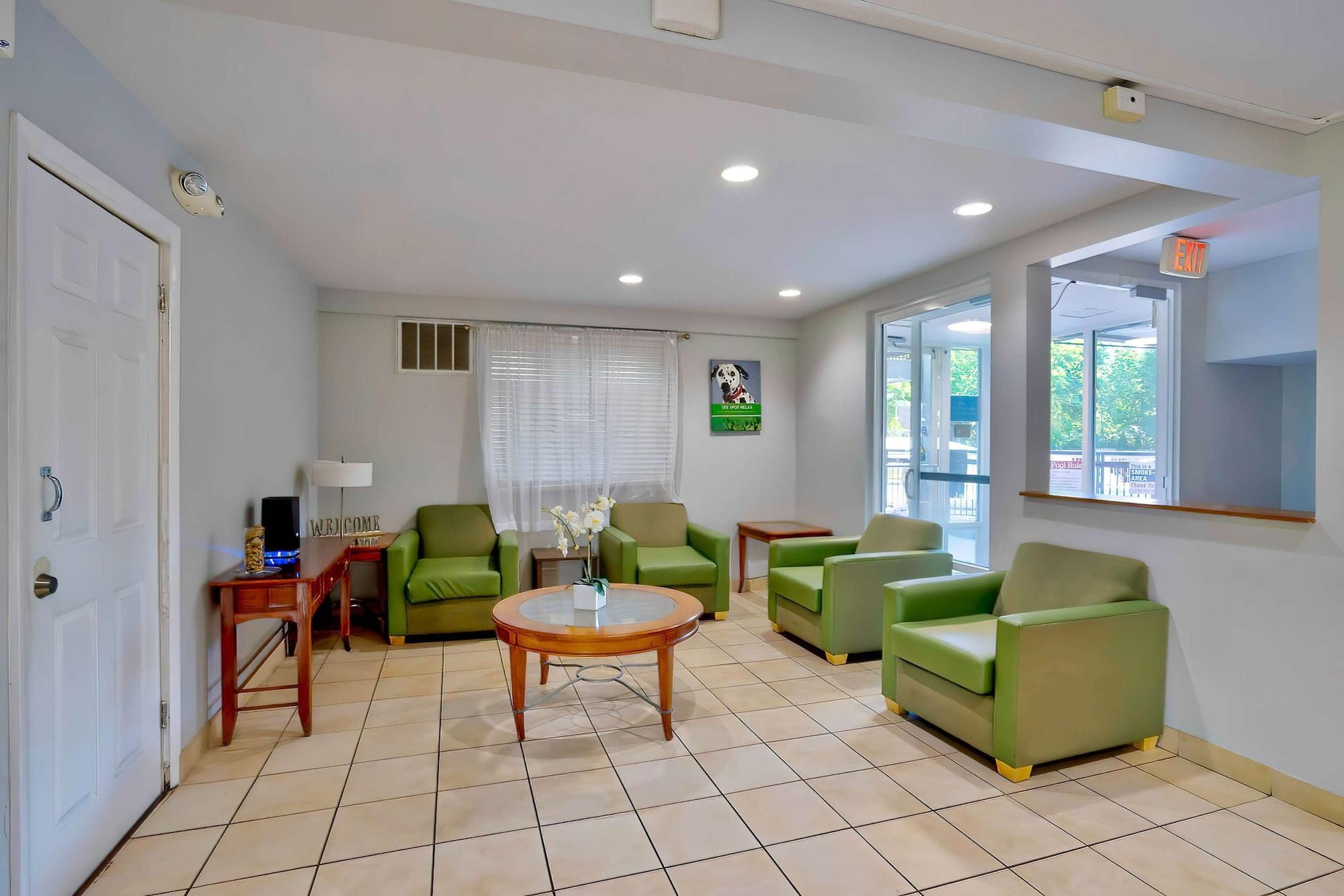 Vista Lobby Motel 6 Virginia Beach, VA