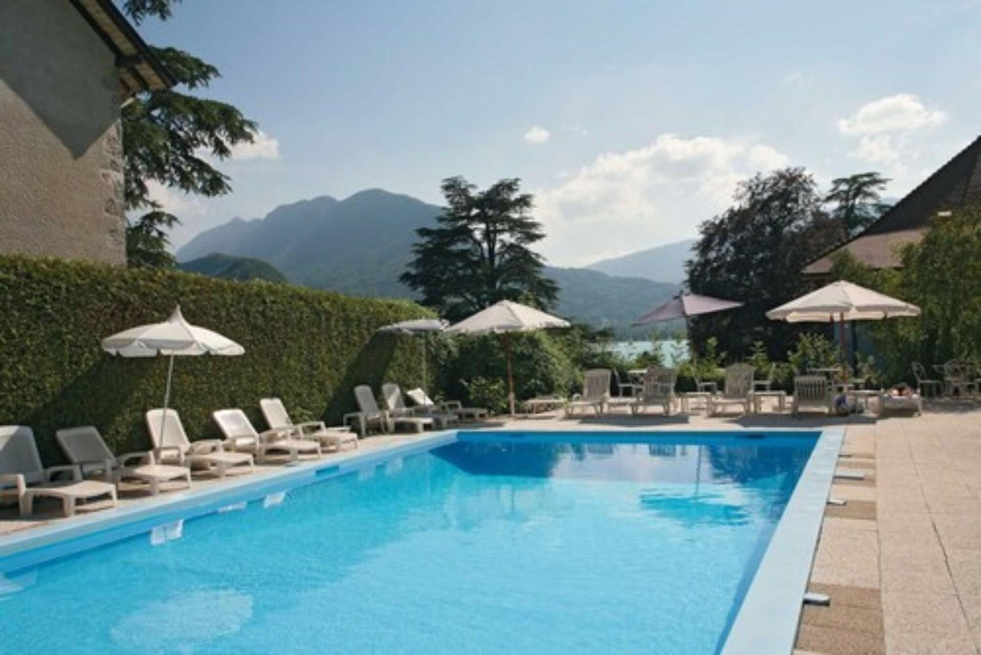 Vista Piscina Hotel Du Lac