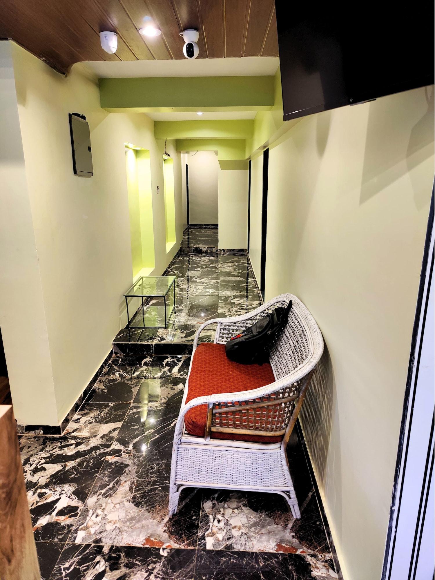 Vista Lobby Garden View Inn