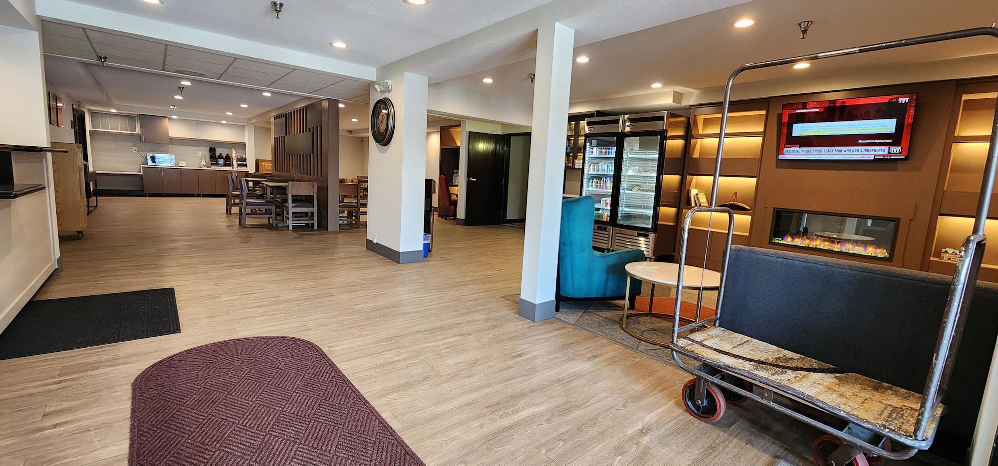 Vista Lobby Comfort Inn & Suites Shakopee Downtown Area